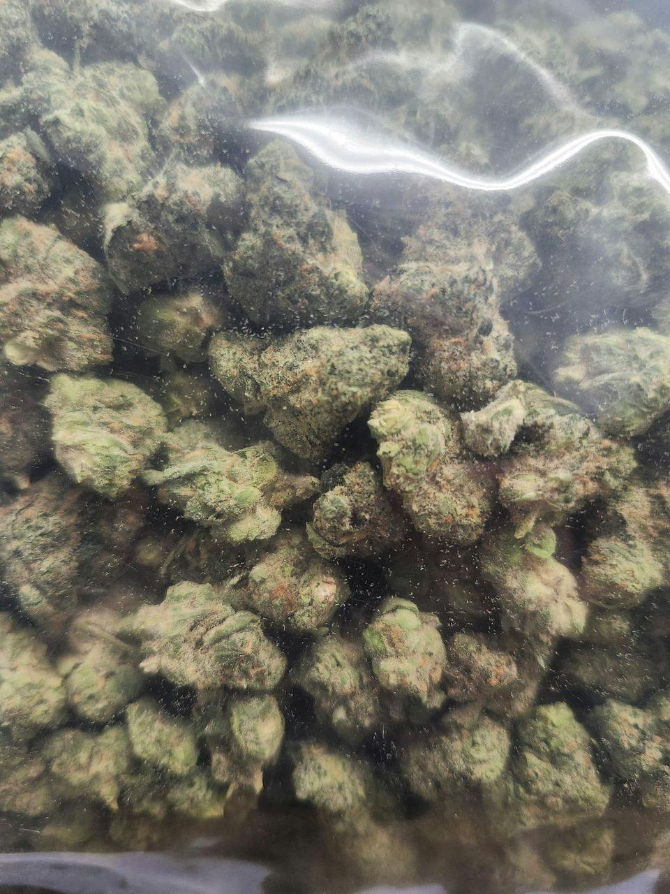 Glacier Cannabis | Island Freeze | Deli