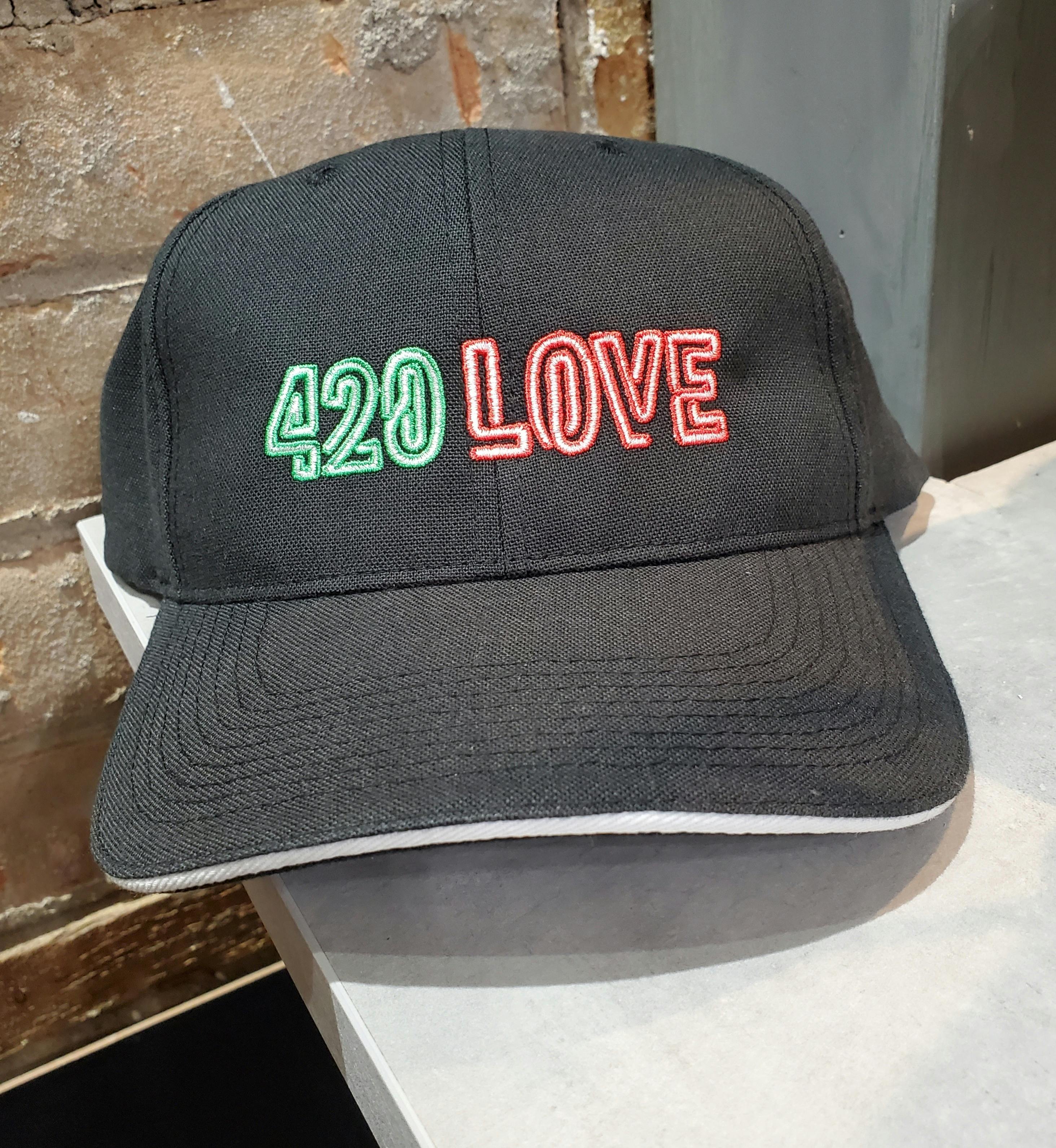 420 Love Hat