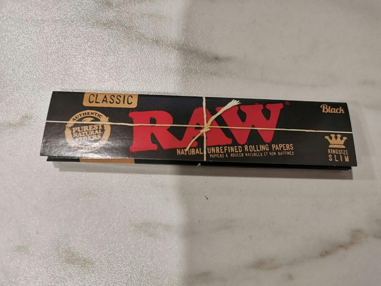 RAW - Black Rolling Papers - King Size Slim