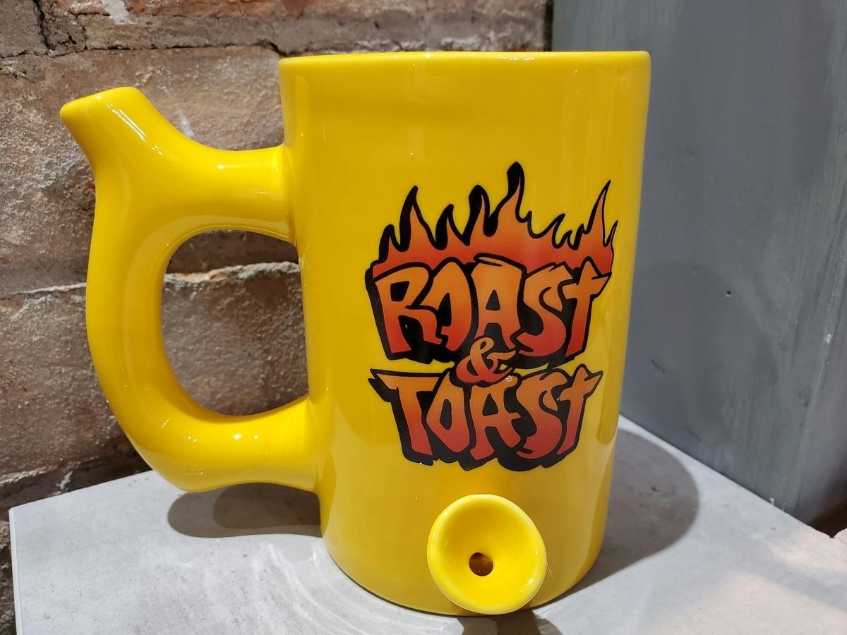 Distant Shores - Mug Pipe - Roast & Toast Graffiti (Yellow)