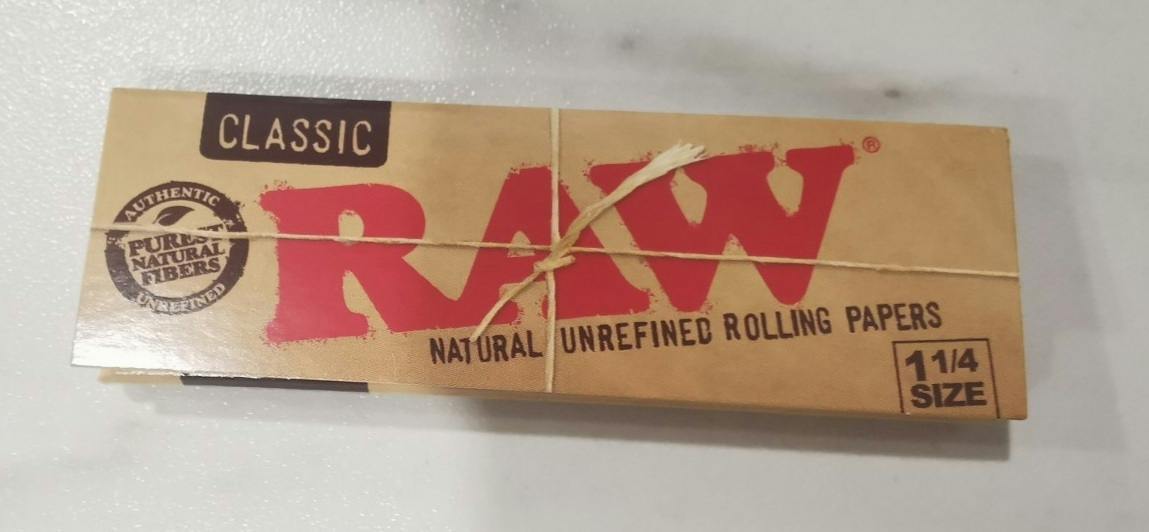 RAW - Classic Papers - 1.25" (50 sheets)