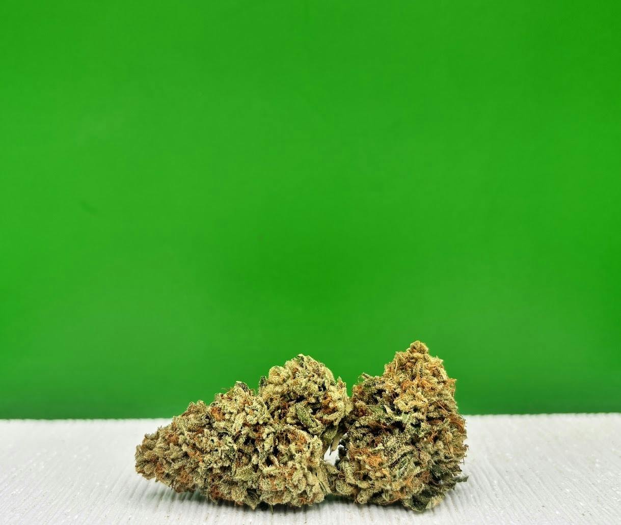 Star Struck by Bad River Cannabis | Hybrid