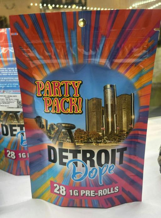 Detroit Dope | Wedding Cake | Prepacked Prerolls | 1gx28 (28g) | Indica