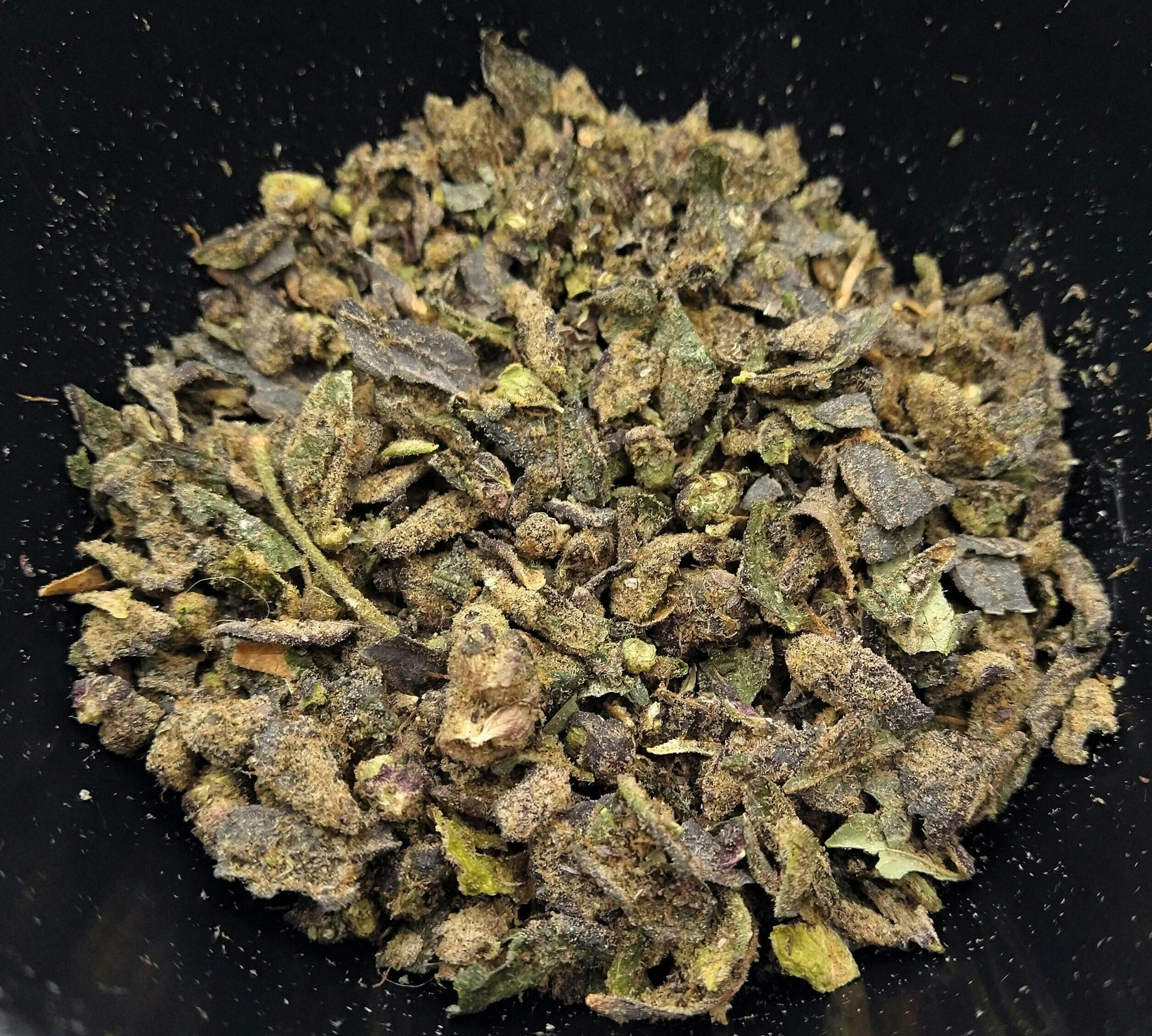 Giving Tree | Candy Crush | Shake/Trim Prepacked | 28g | Hybrid