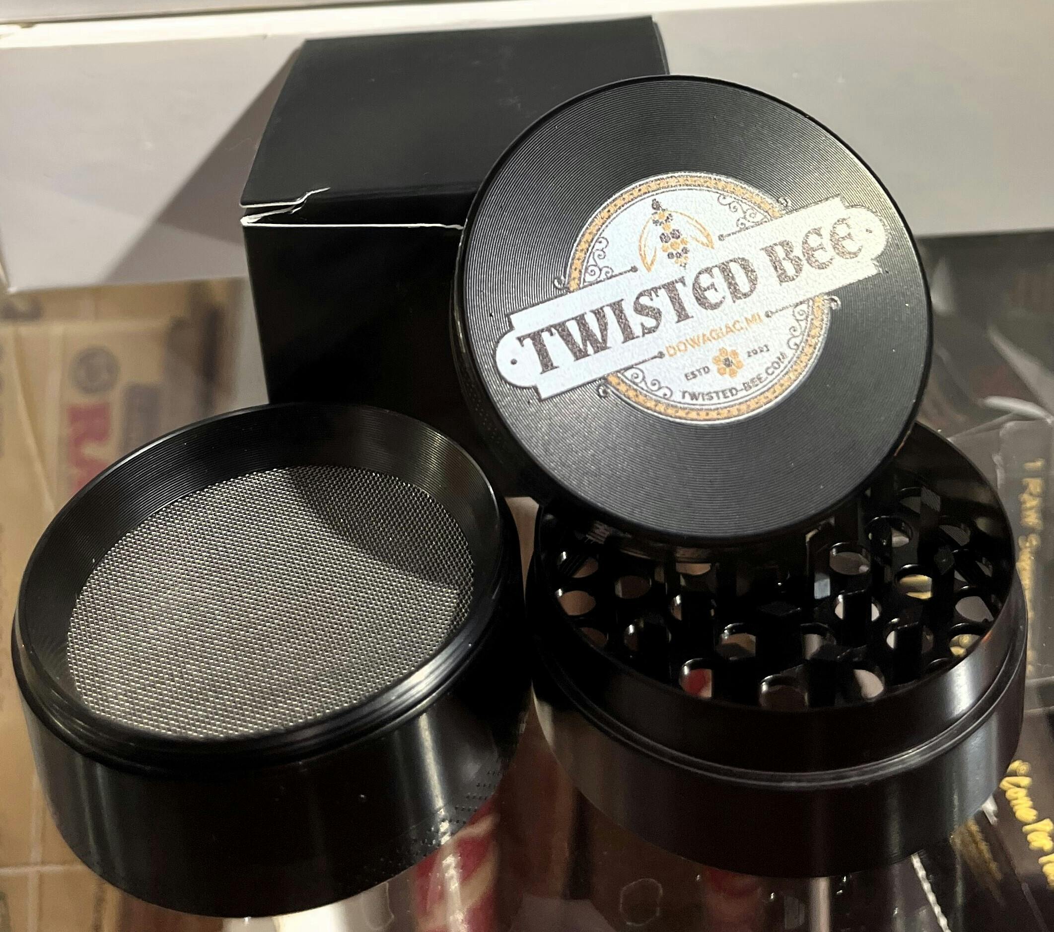 Twisted Bee Grinder | 4pc Black | Metal Grinder