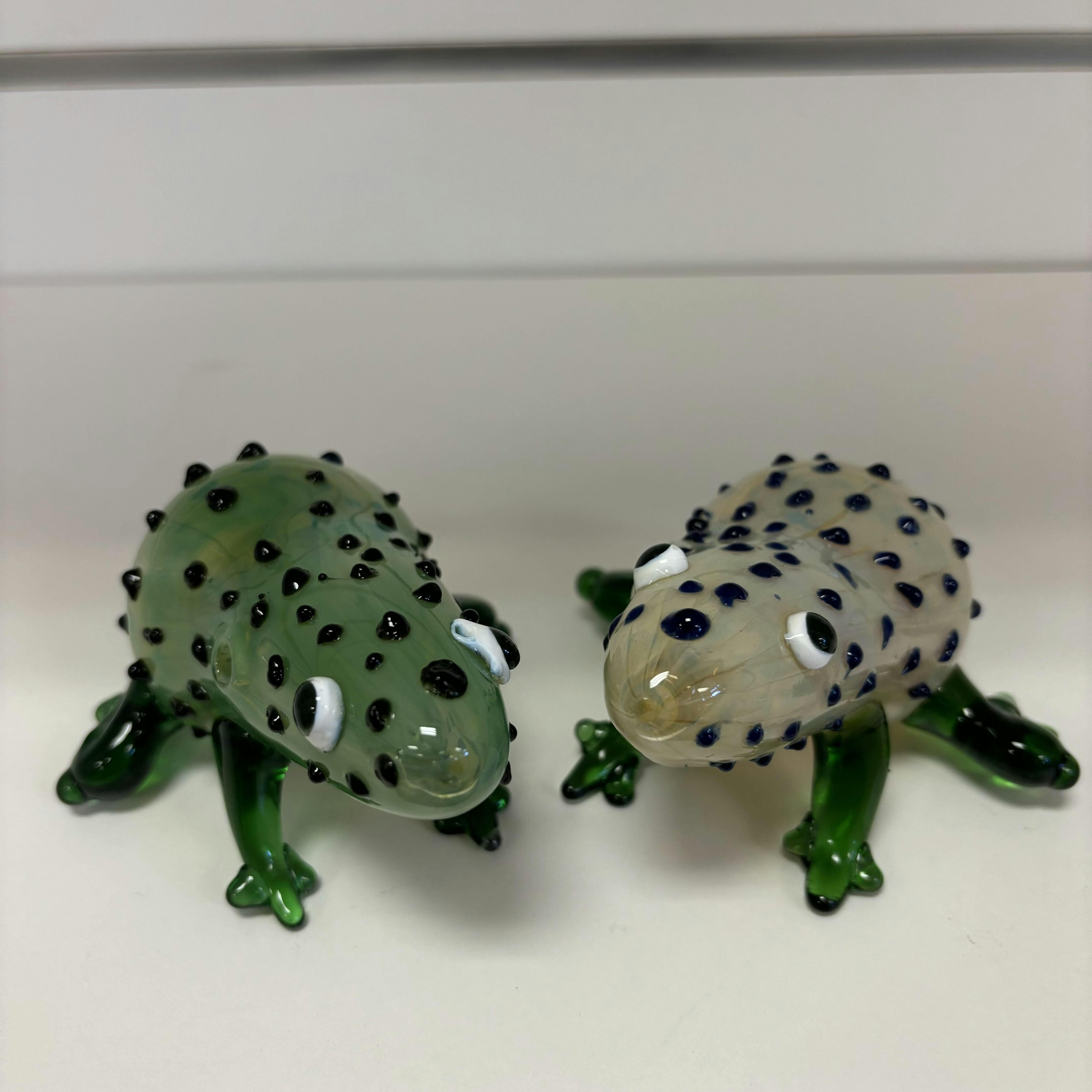 5" Color Changing Frog Pipe (HP33)