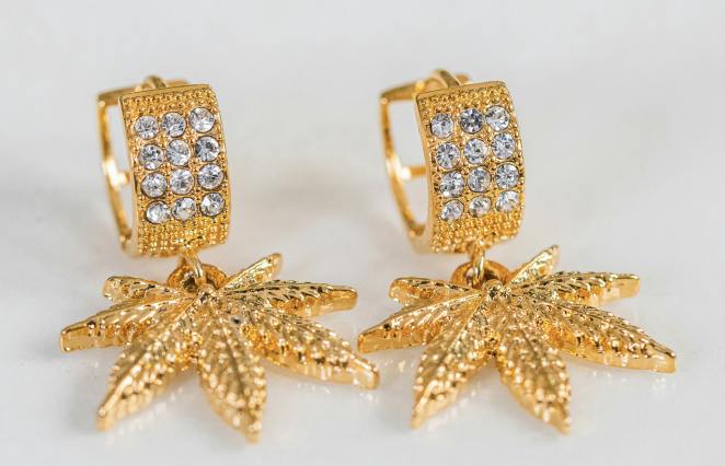 4K CANNABIS | EARRINGS | REYNA