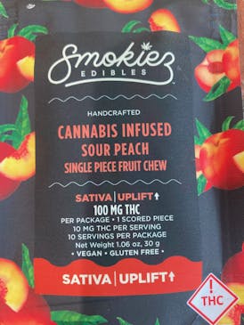 Sour Peach Sativa 100mg THC Fruit Chews - Smokiez