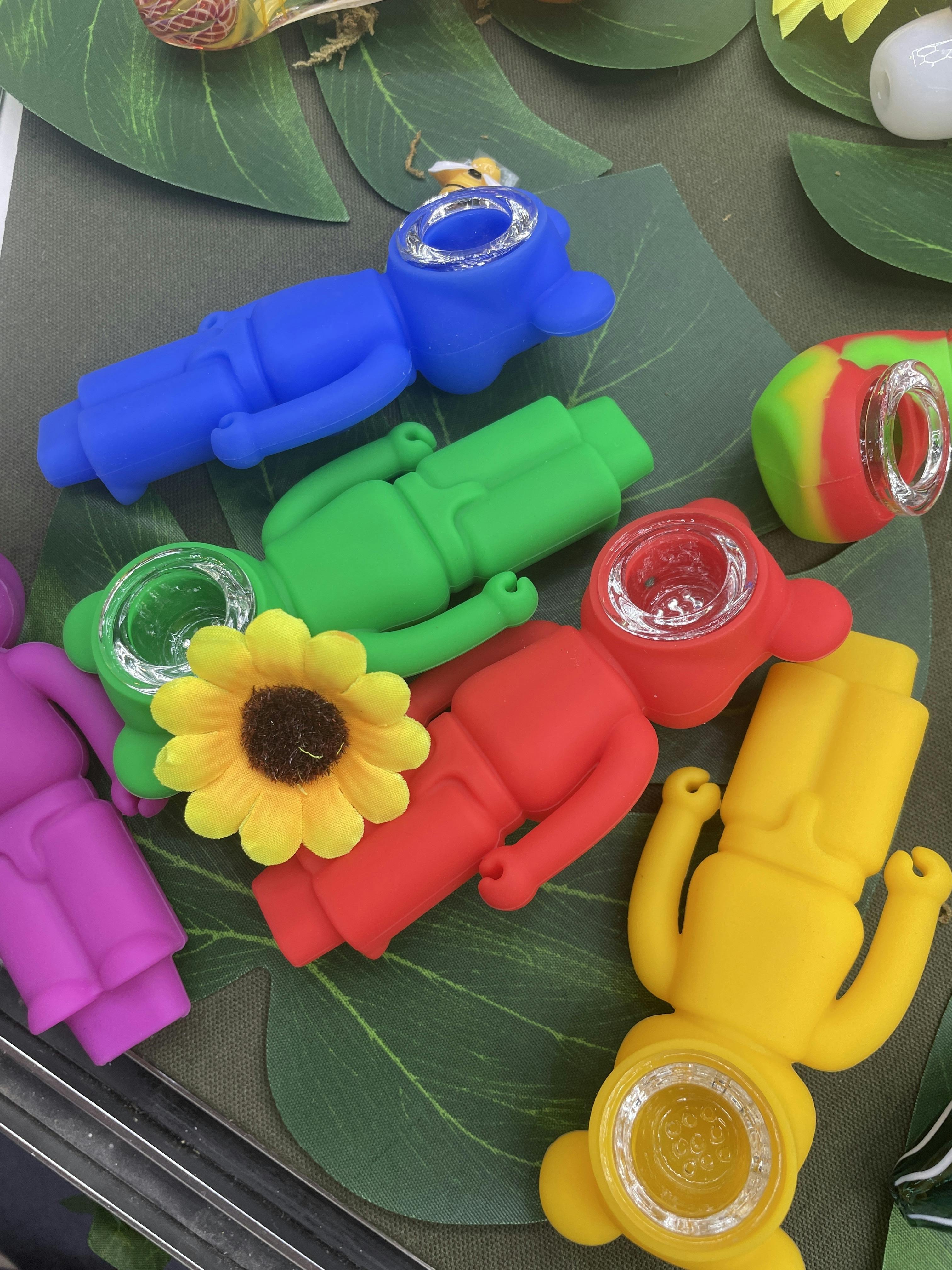 Silicone Bear Pipe