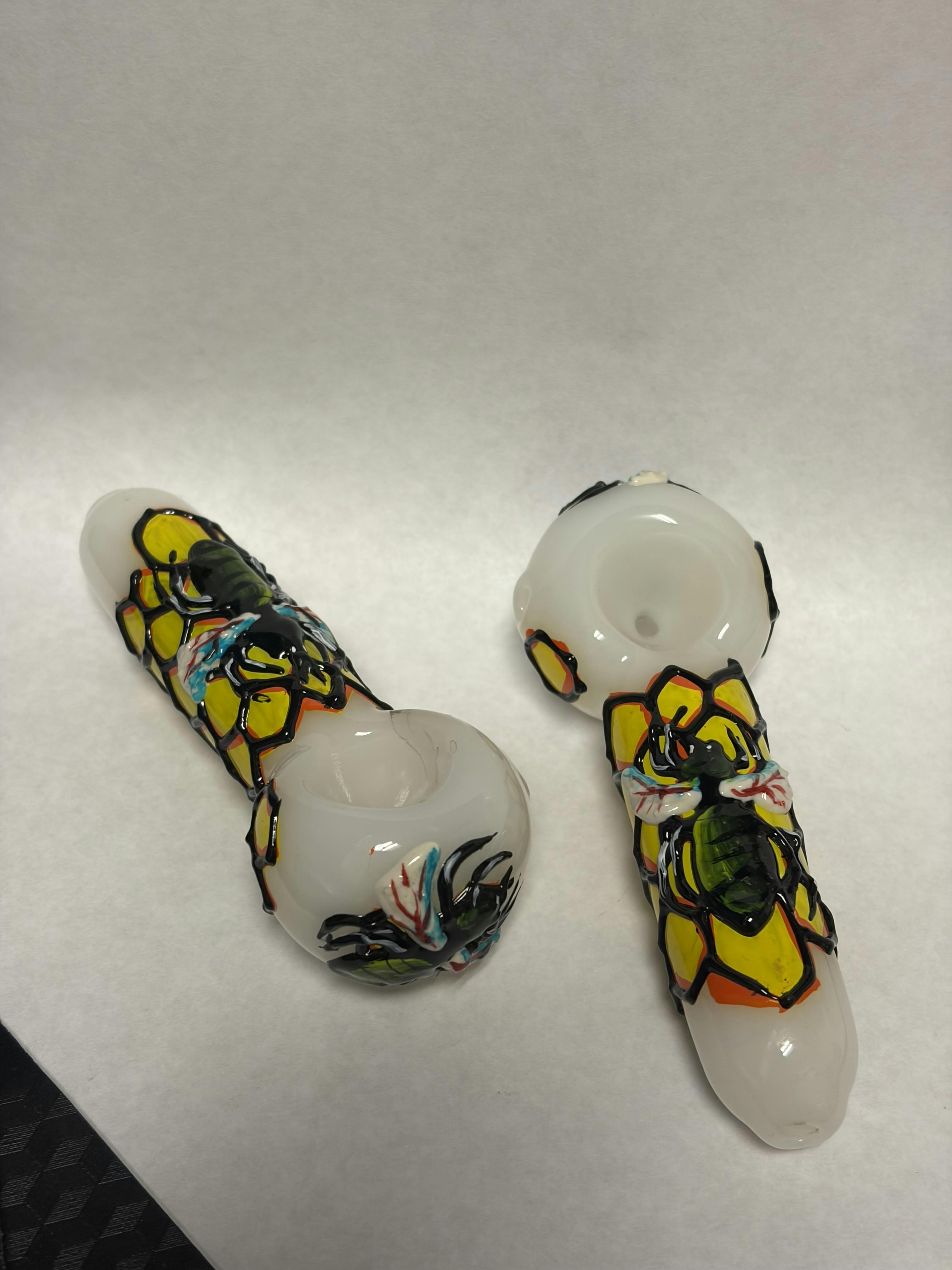 Honeycomb Bee Pipe