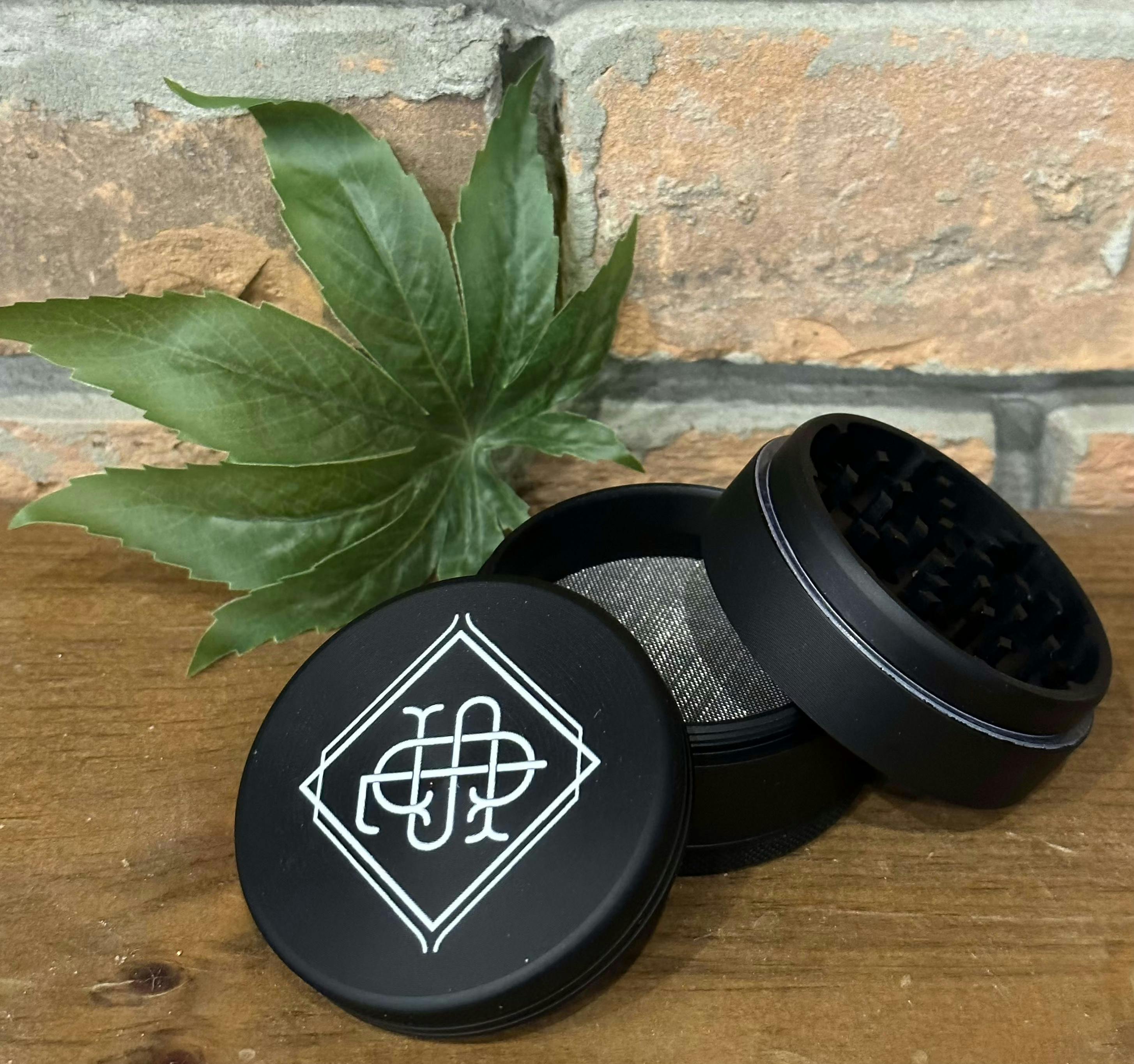 Soma Leaf Co. 63 mm 4-piece Zinc Alloy grinder