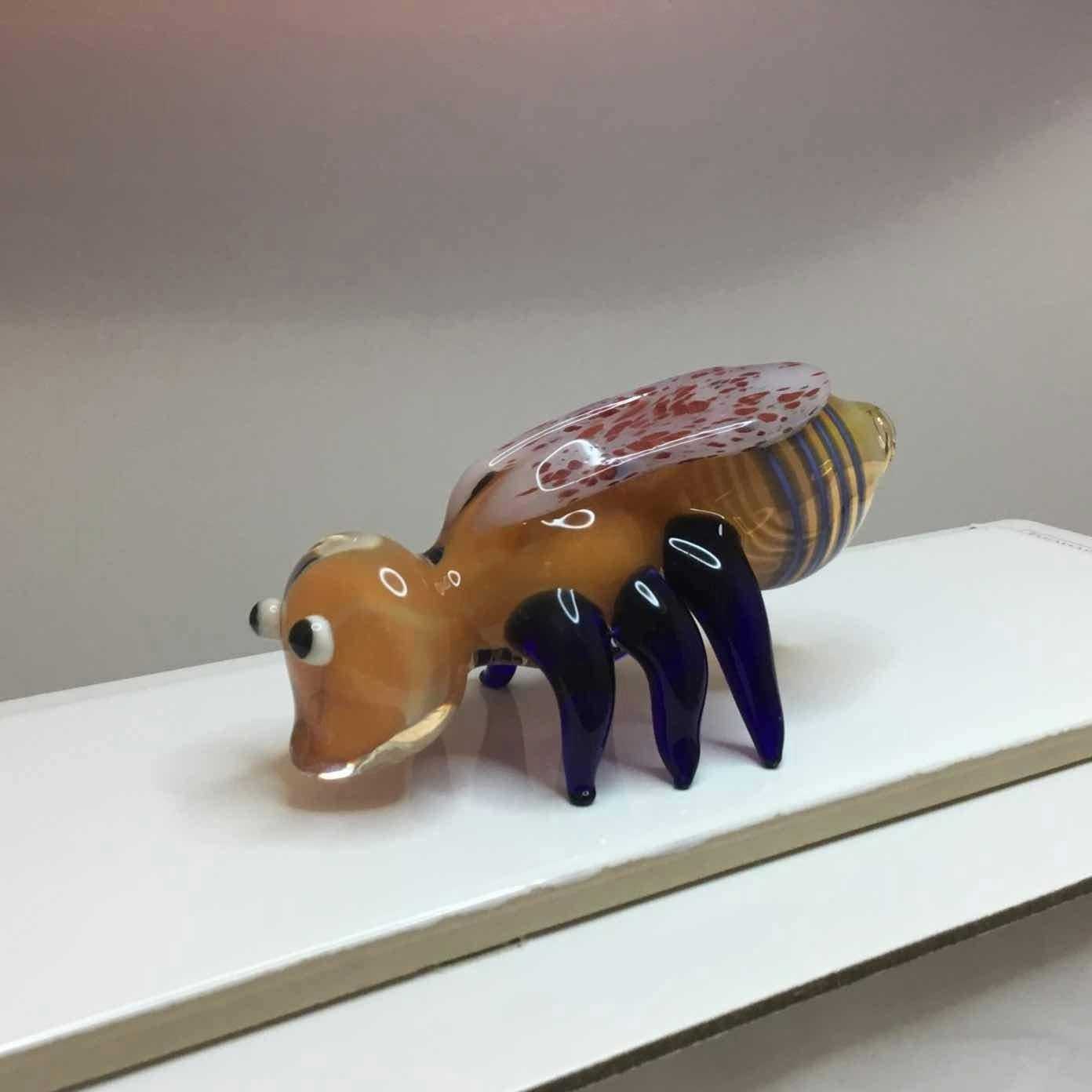 $22 | Color Changing Fumed Glass Bee Pipe | SPS Wholesale | 0452