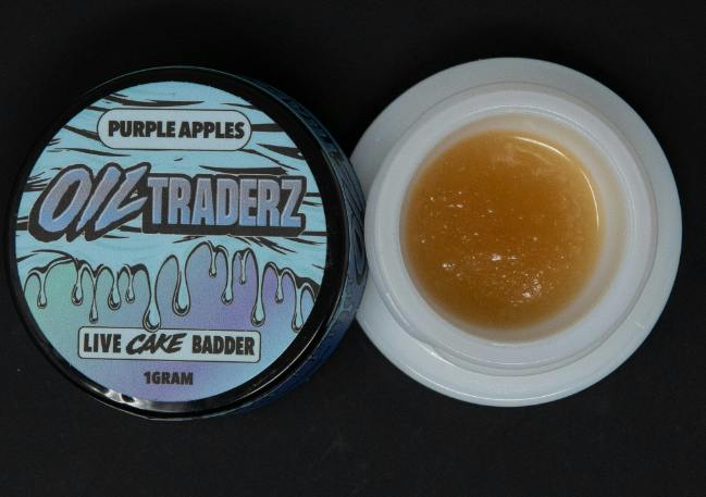 $9 | 1g Live Cake Badder | Oil Traderz | Purple Apples