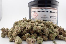 Grape Cream Cake Tier 1 Flower - I 28G