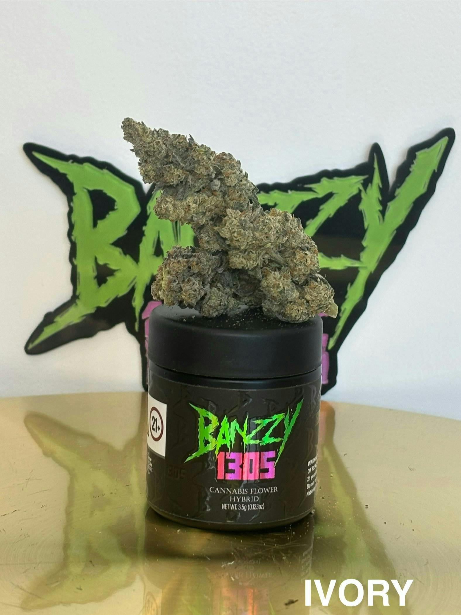 Banzzy 1305 - Ivory - Flower - 3.5g