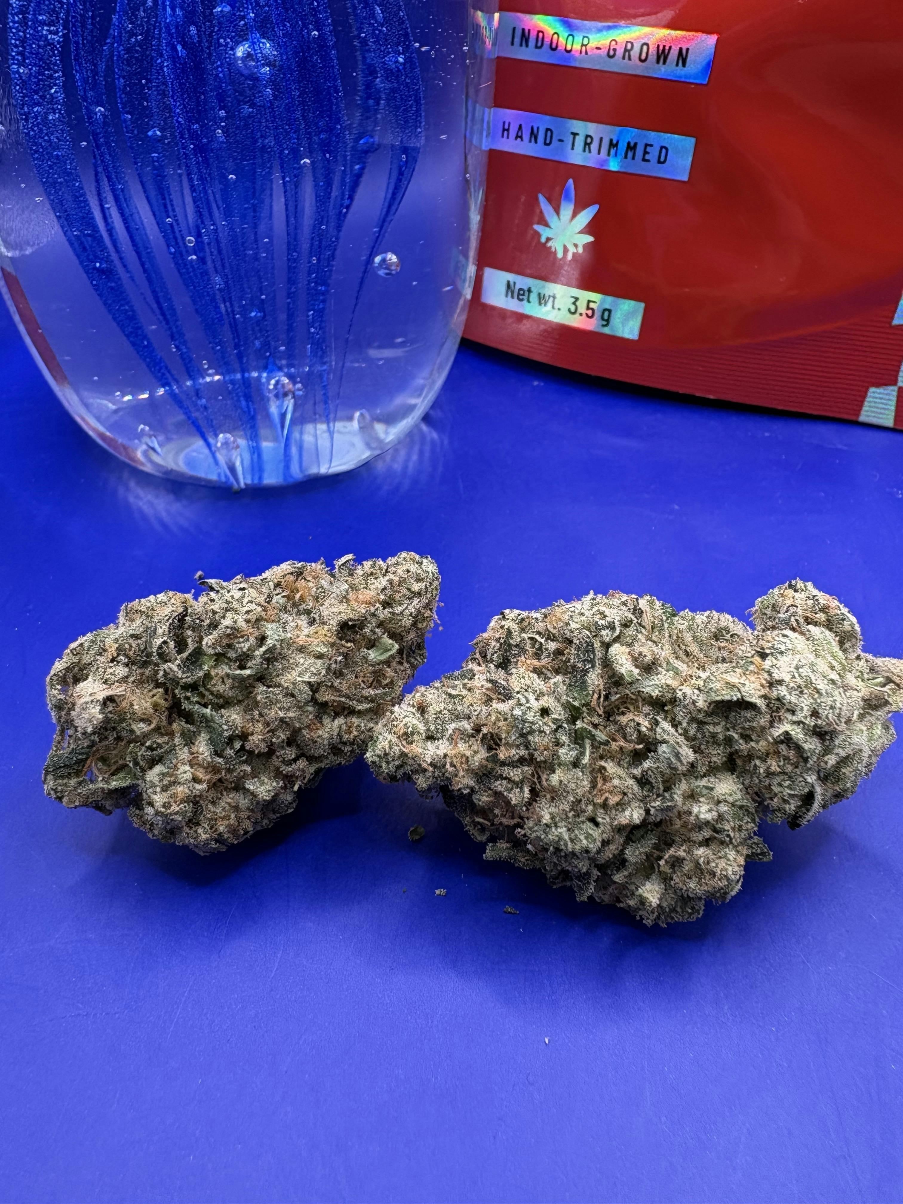 Sugar Leaf - First Class Gas 3.5 Grams