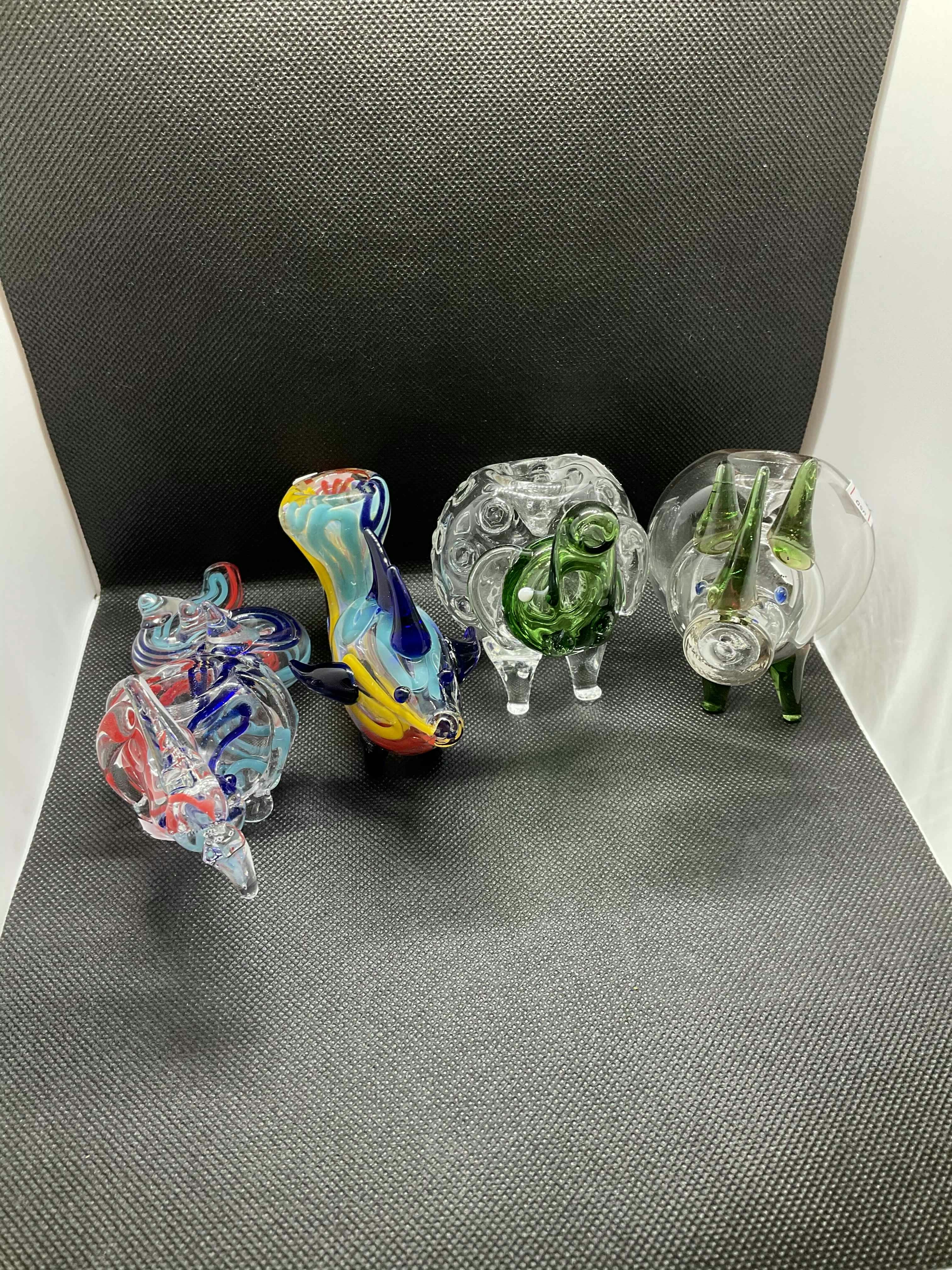 GLASS ANIMAL HAND PIPE