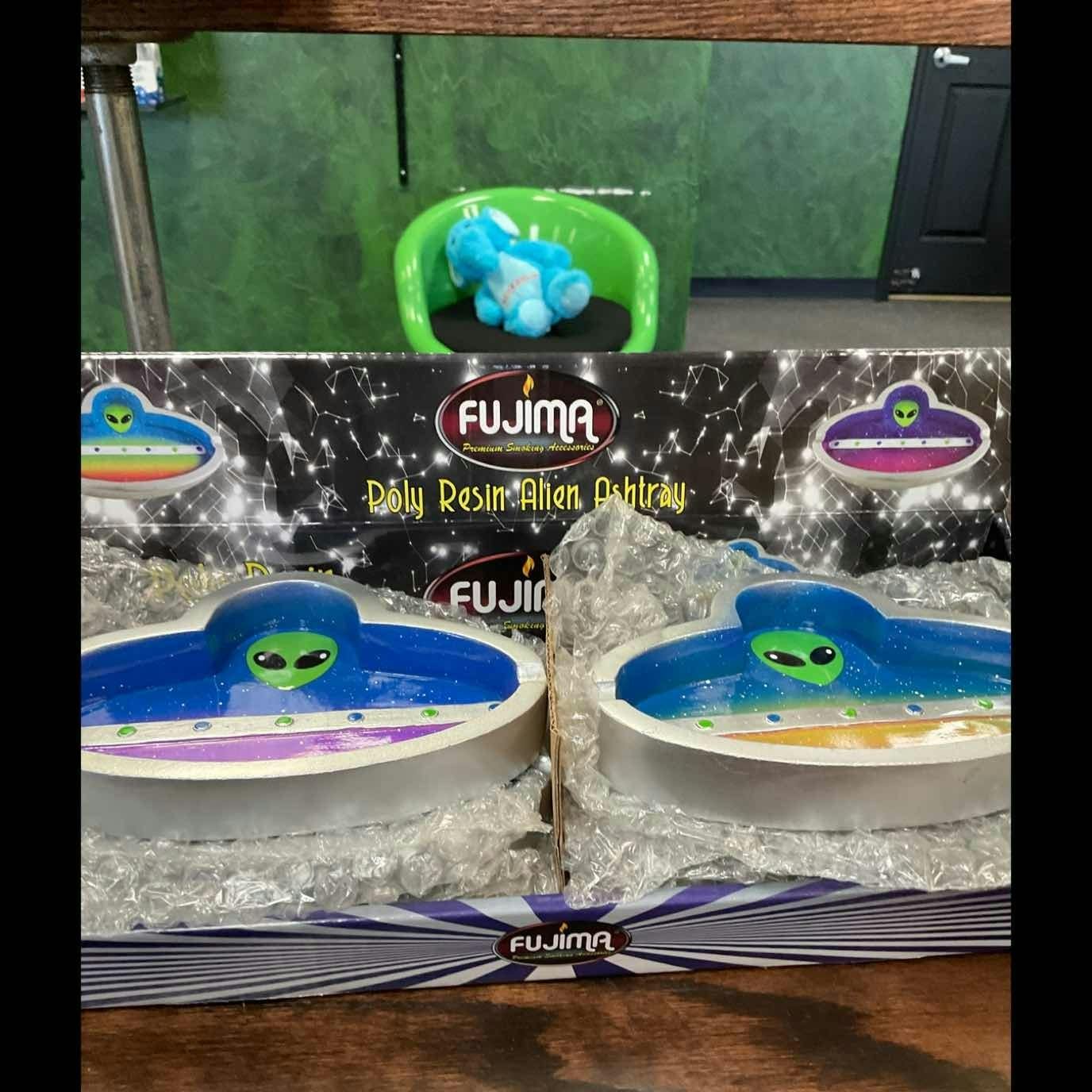 Fujima poly resin alien ashtray