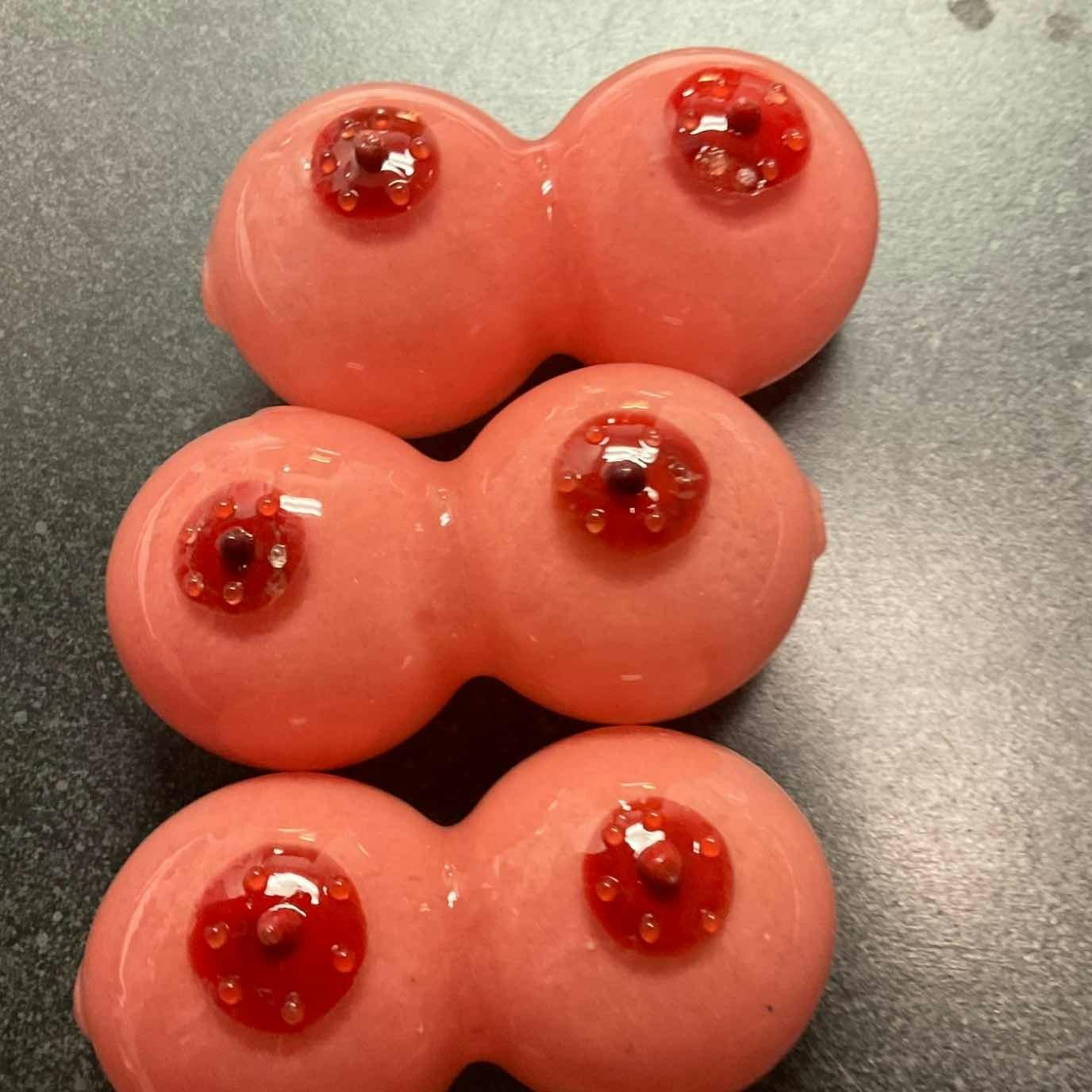 boobs bong