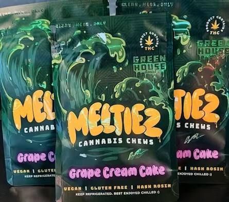 Grape Cream Cake Meltiez