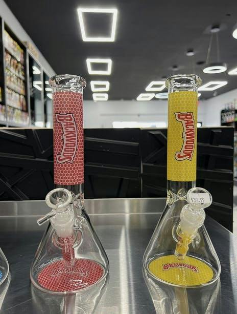 LA New Age - Glass Bongs - 13" Backwoods Beaker Bottom