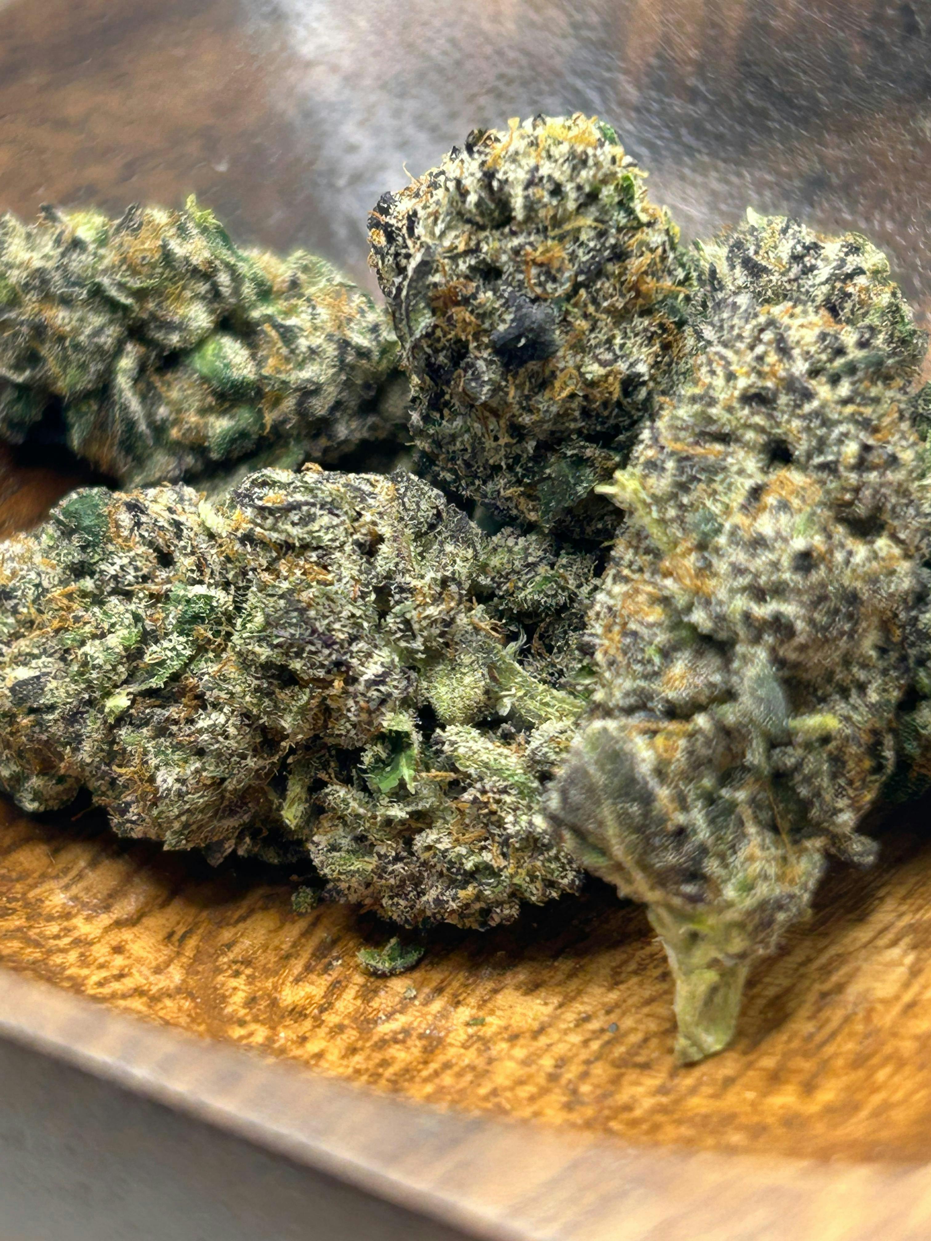 DragonFire - Kept Secret, (H) 33.4% THC 3.5g