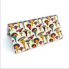 KING SIZE "SHROOM BOOTIES" SLIM PAPERS W/ TIPS (32 LEAVES & FILERS))