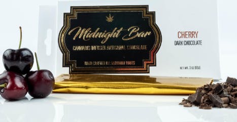Dark Cherry Midnight Roots Bar 200mg
