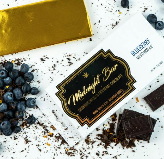Blueberry Milk Chocolate Midnight Roots Bar 200mg