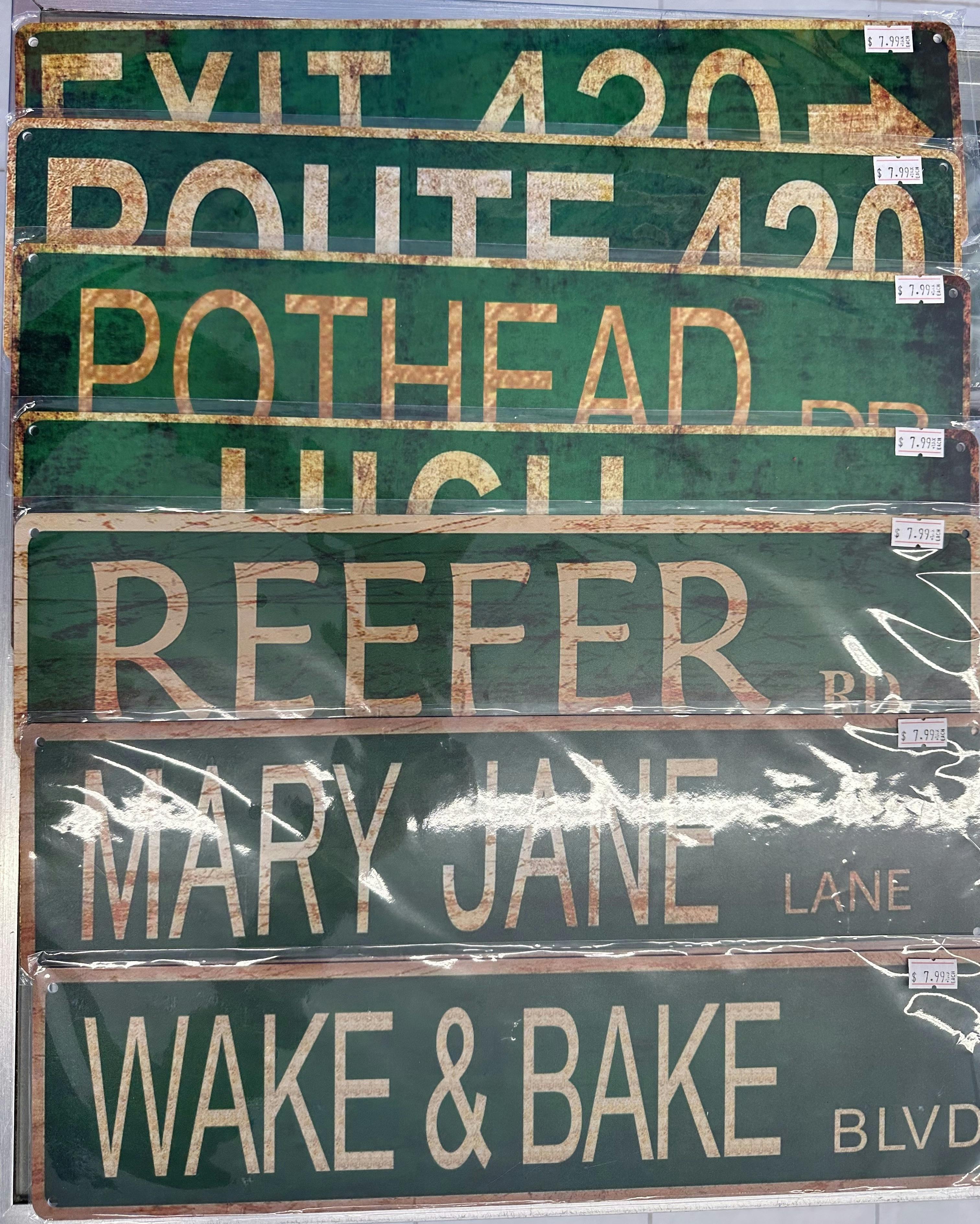 Sign (street)