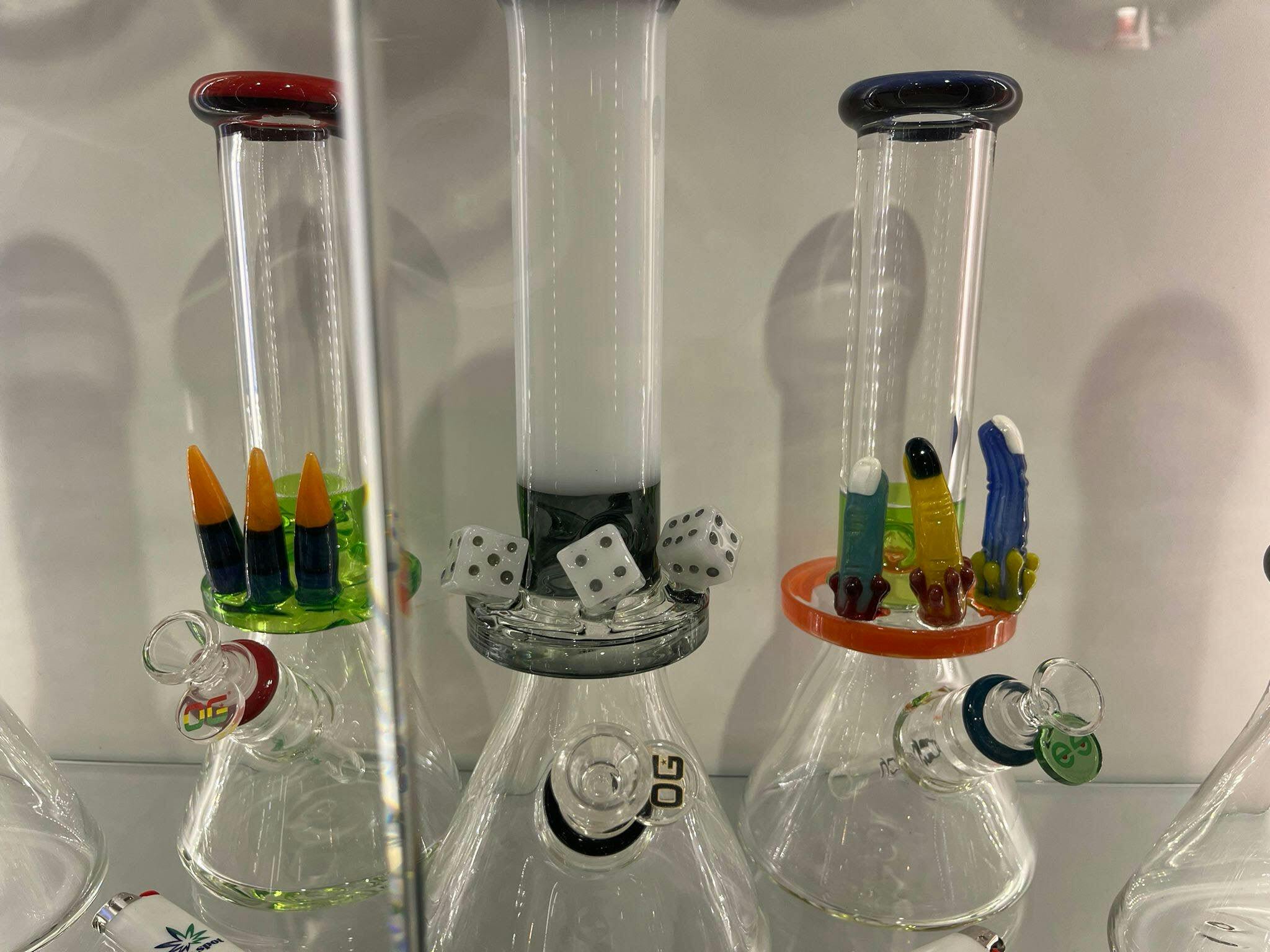 Cheech / OG fingers and dice bongs