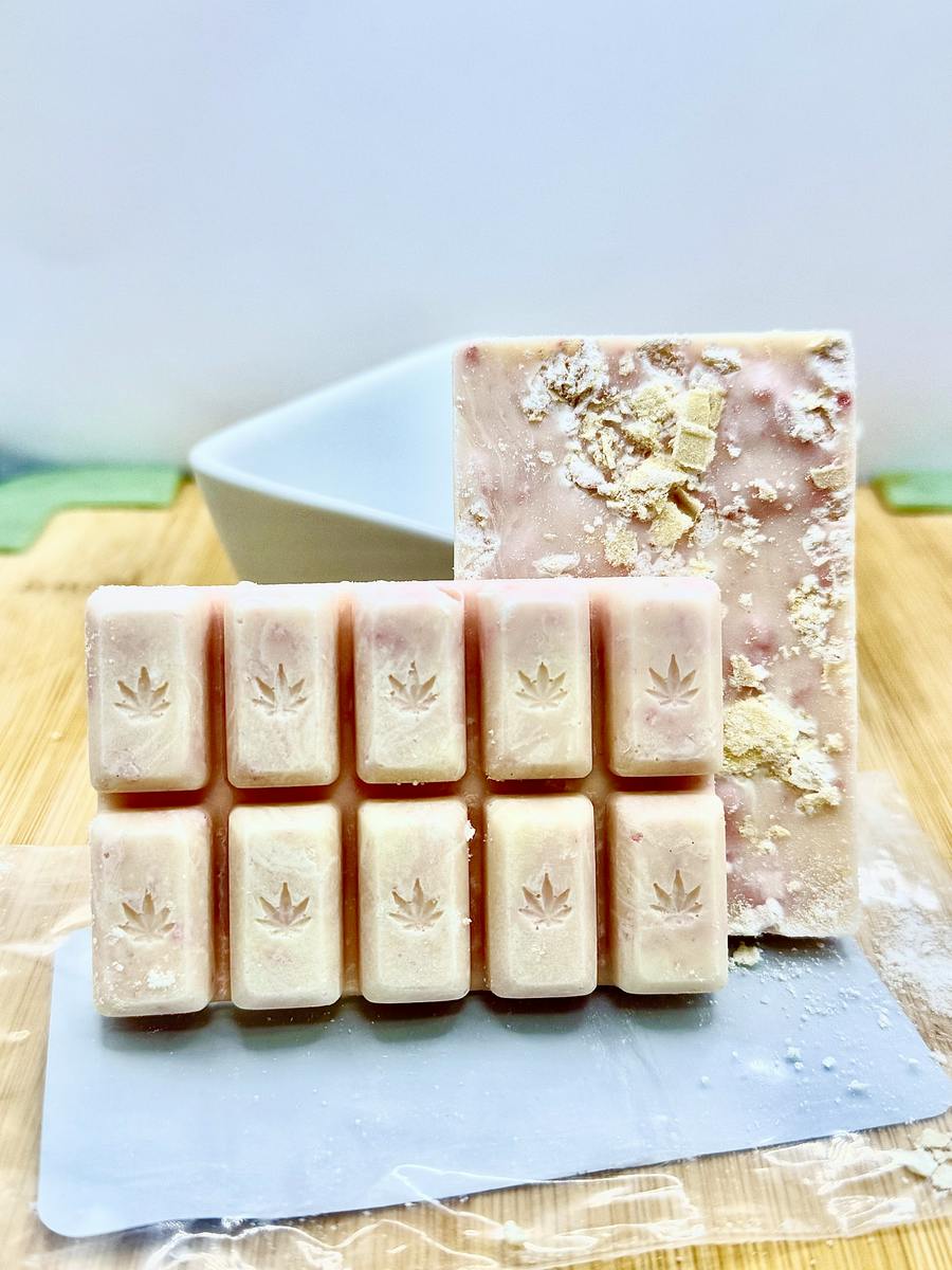 Strawberry Cheesecake Crunch Bar