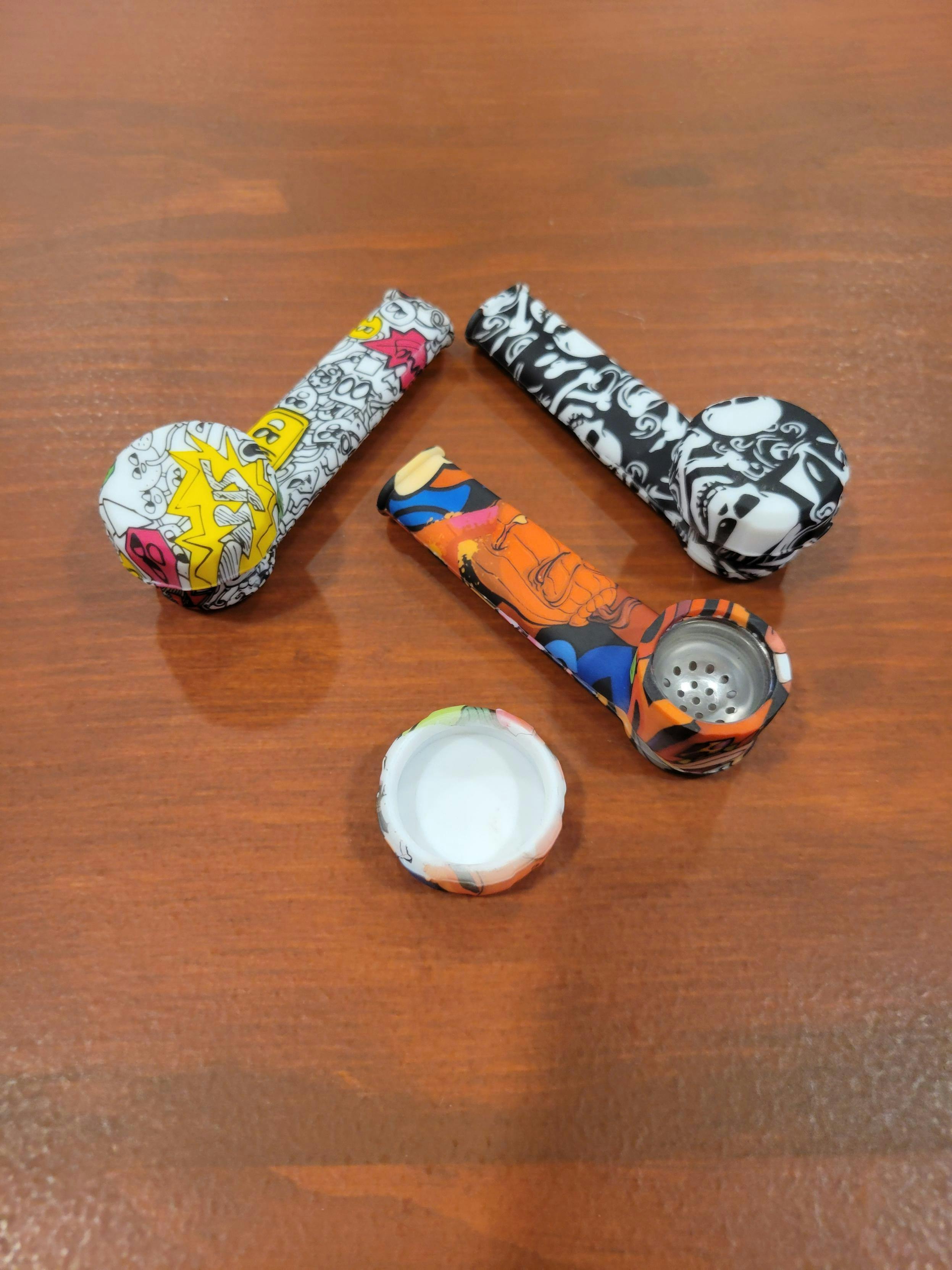 3" Silicone Hand Pipe w/lid