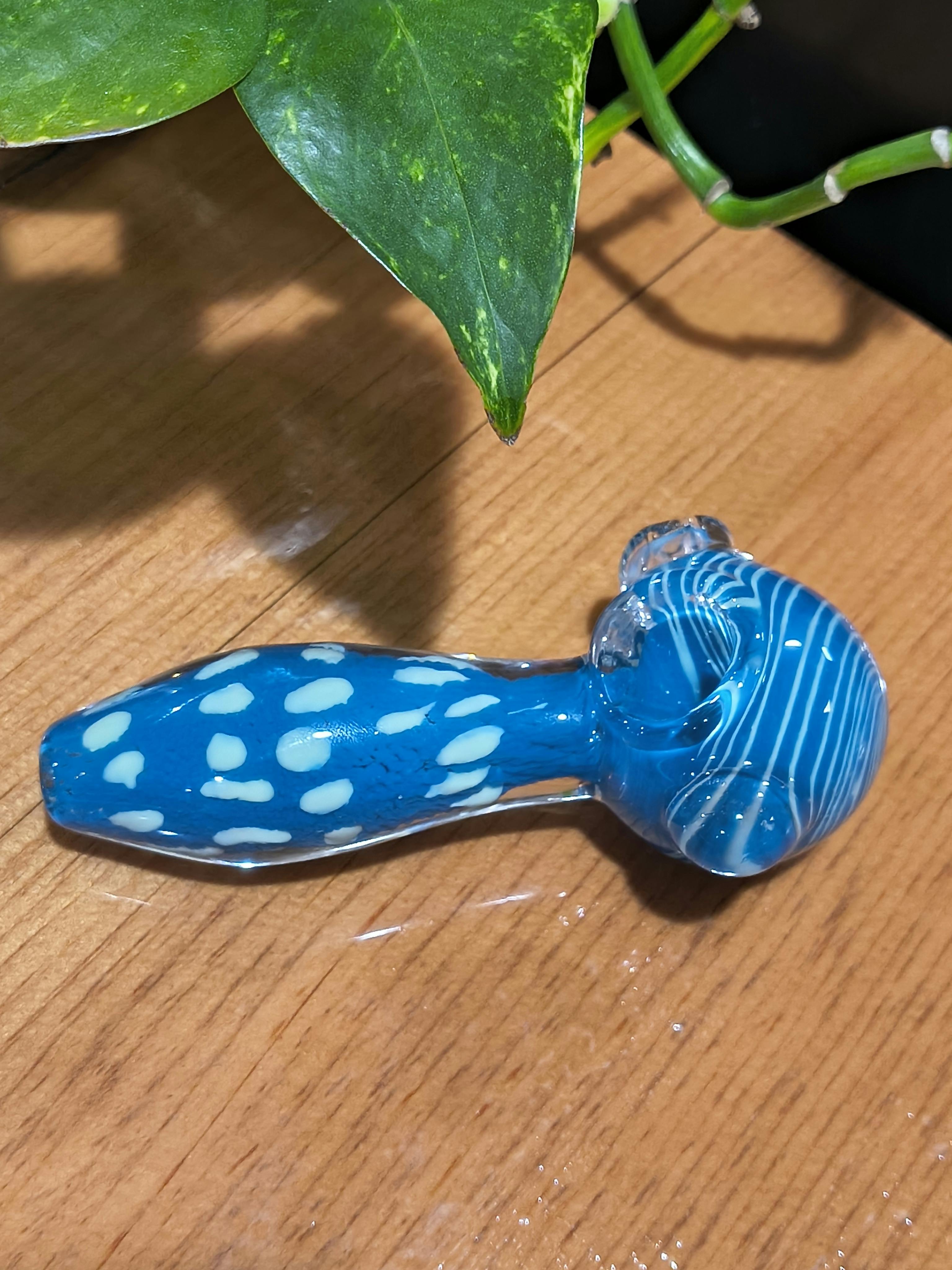 Colorful Dotted Hand Pipe