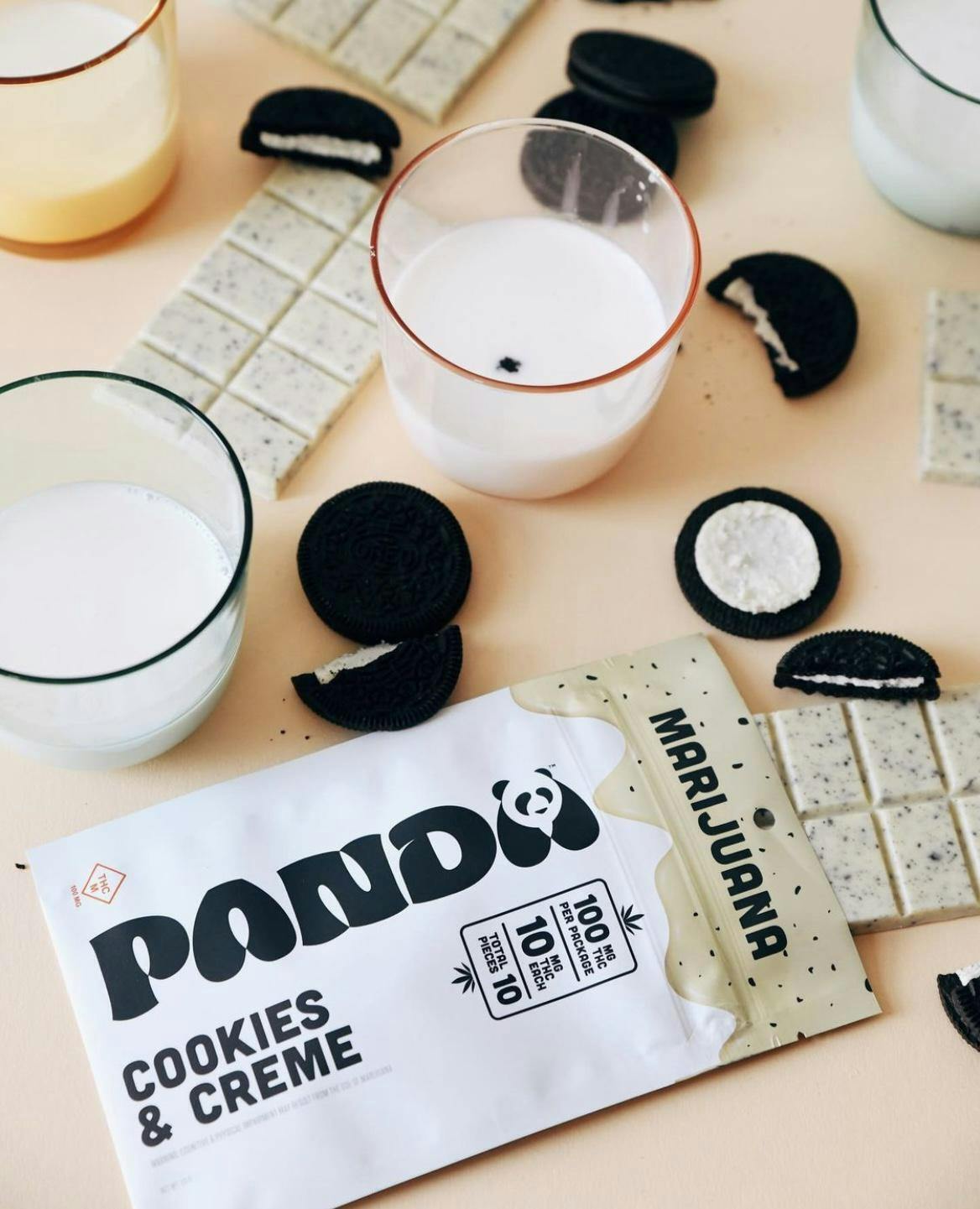 Cookies & Cream Chocolate Bar