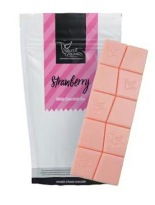 STRAWBERRY WHITE CHOCOLATE BAR