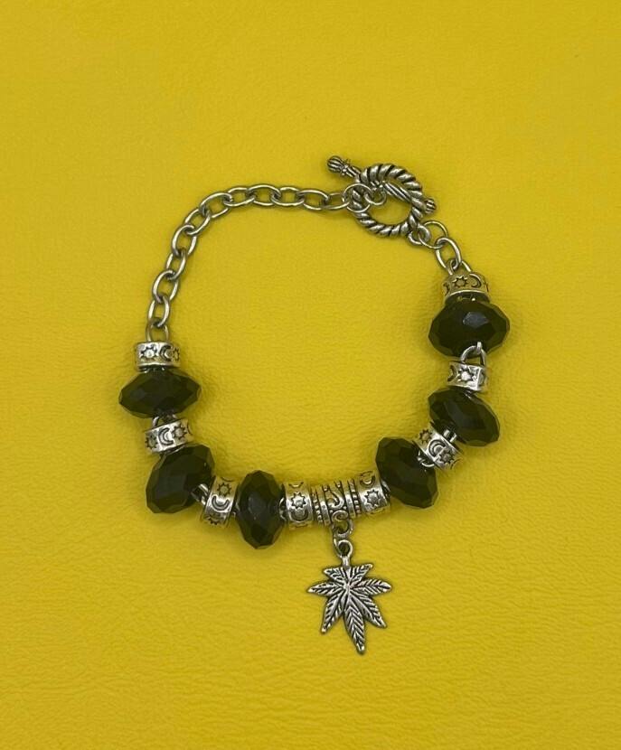 XY, Bracelet - styles