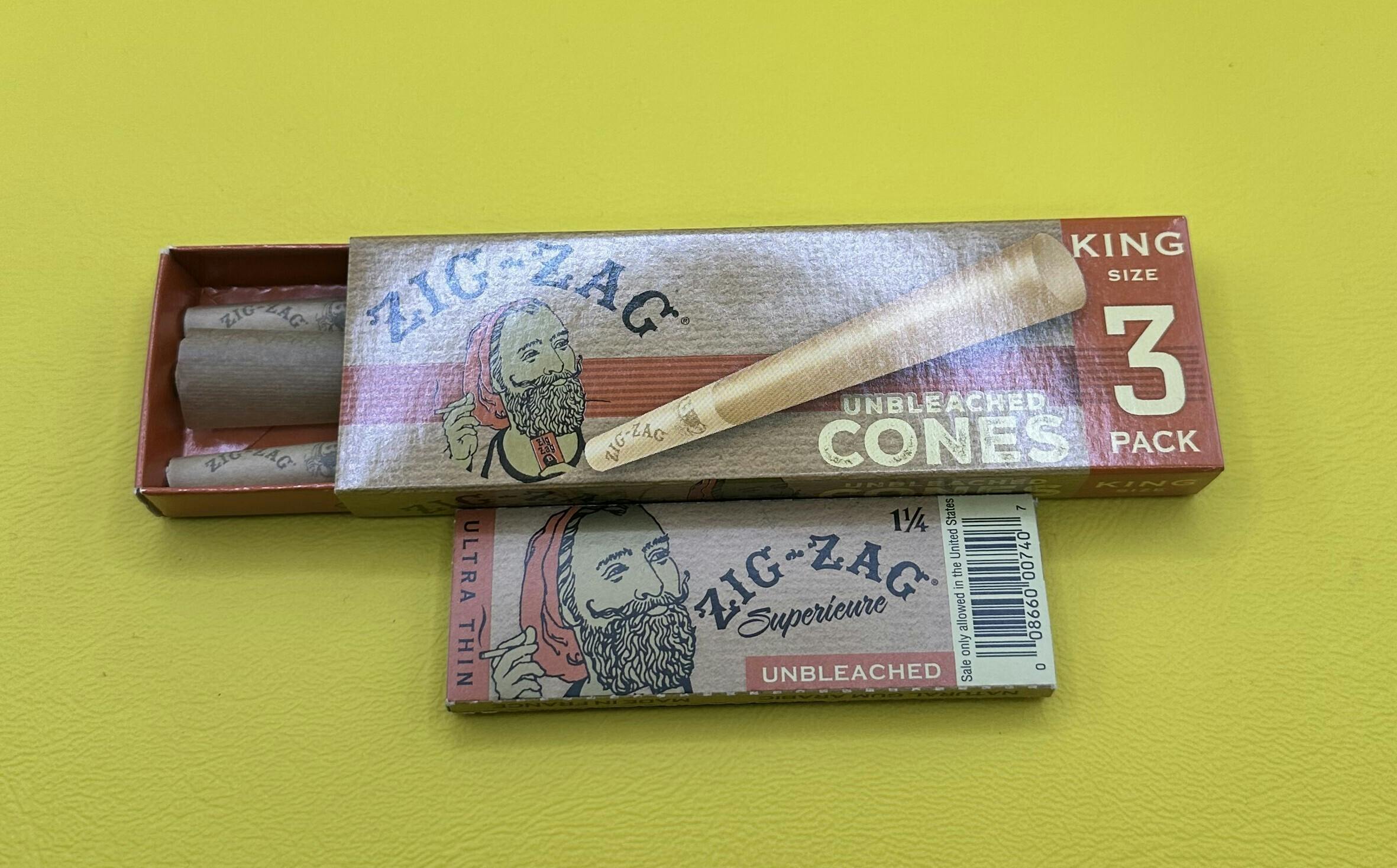 Zig Zag $3 Paper/Cone - 1 1/4 and king size cones and paper at The Knotty Puffin