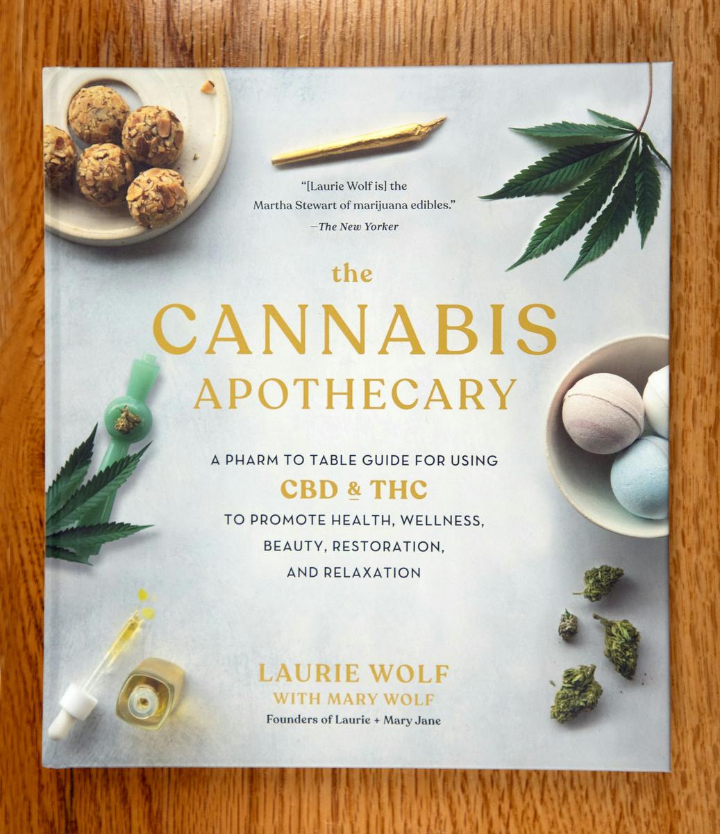 The Cannabis Apothecary: A Pharm t Table guide for using CBD & THC (Book)