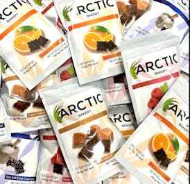 White Chocolate Cookies and Cream | 10mg 10pk