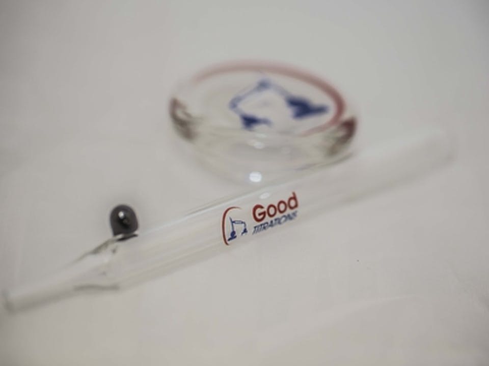 Gear - Glass Dab Straw and Base