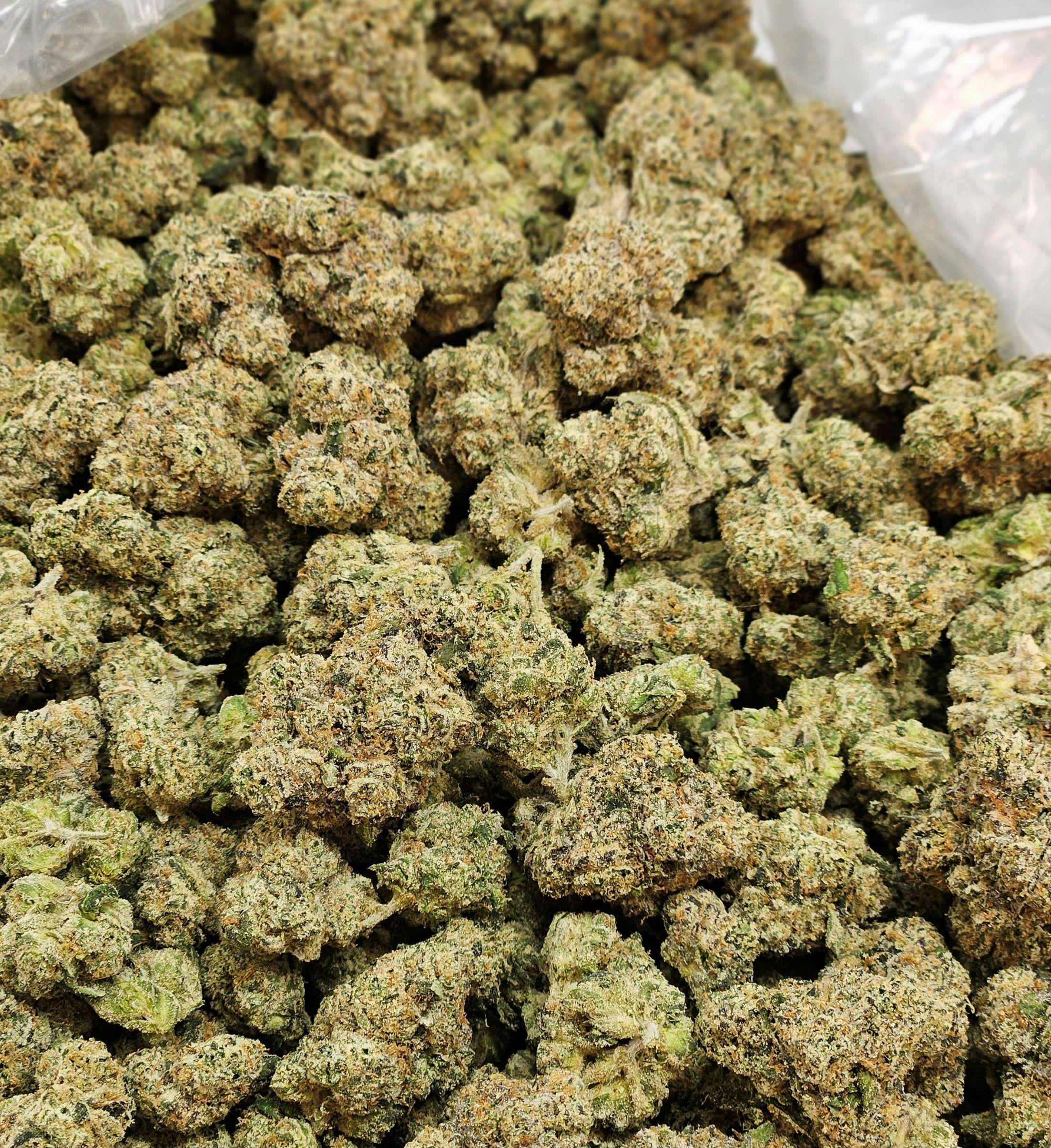 Flower - Sub-Zero by Emerald City Organics 27.49% - Terps 4.01% - Indica - 5989