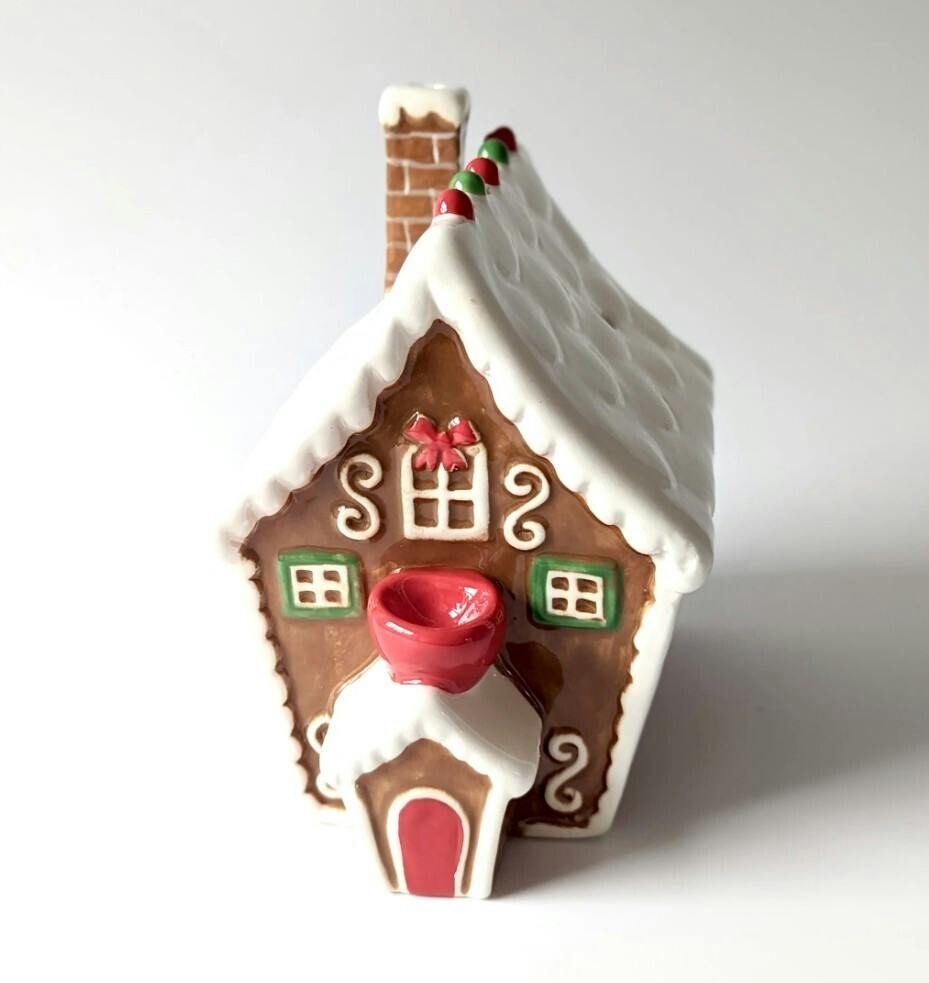 PIPES - CERAMIC - GINGERBREAD HOUSE