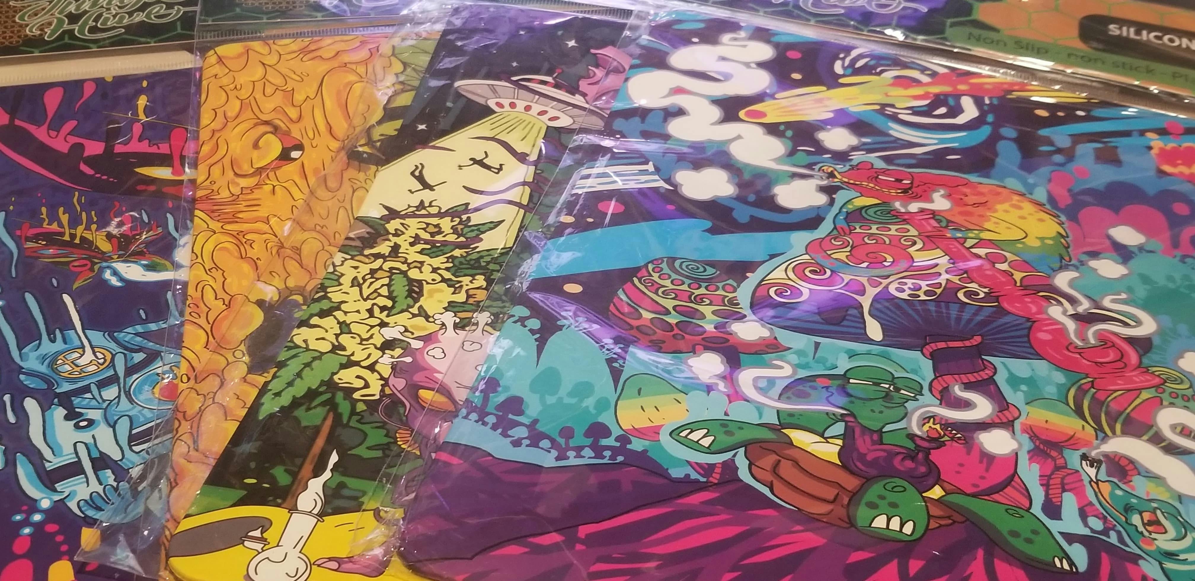 Large Silicone Dab Mats - Assorted Graphics 10''x 8"