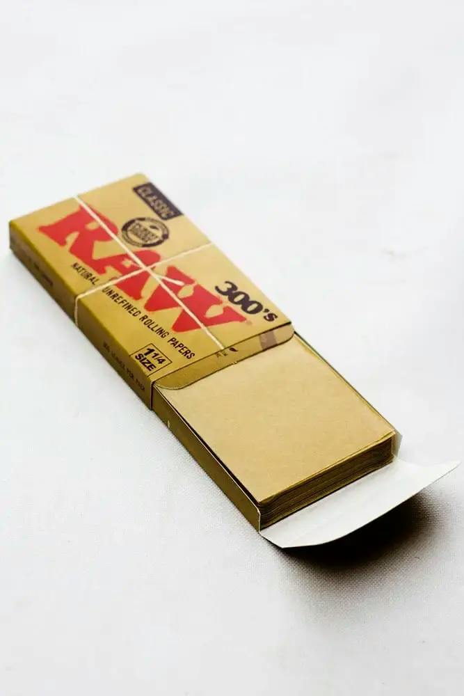 RAW 300's. Natural Unrefined - 300 leaves /pk