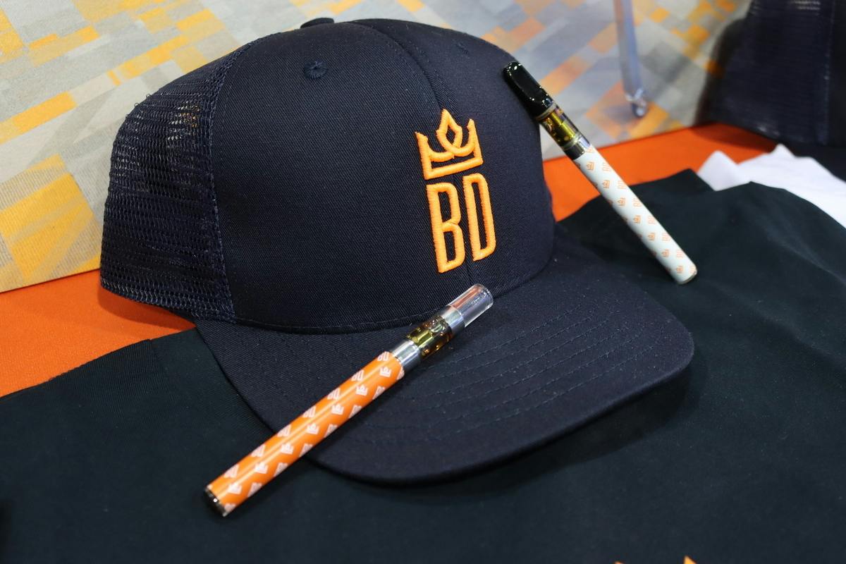 BEST 510 BATTERY ORANGE W/ WHITE BD - USB CHARGER