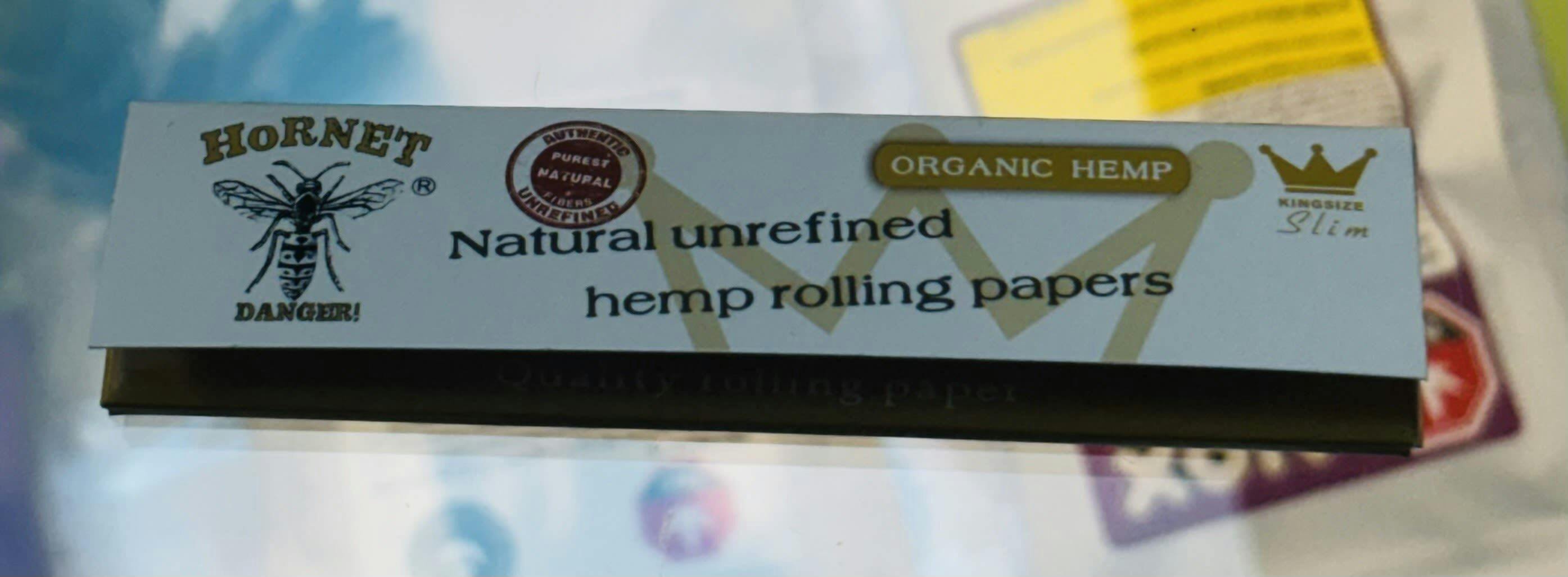 HORNET - NATURAL ROLLING PAPERS -KING SIZE SLIM- 32 SHEET PACK
