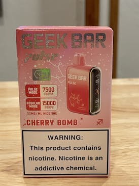 Geekbar Pulse Cherry Bomb