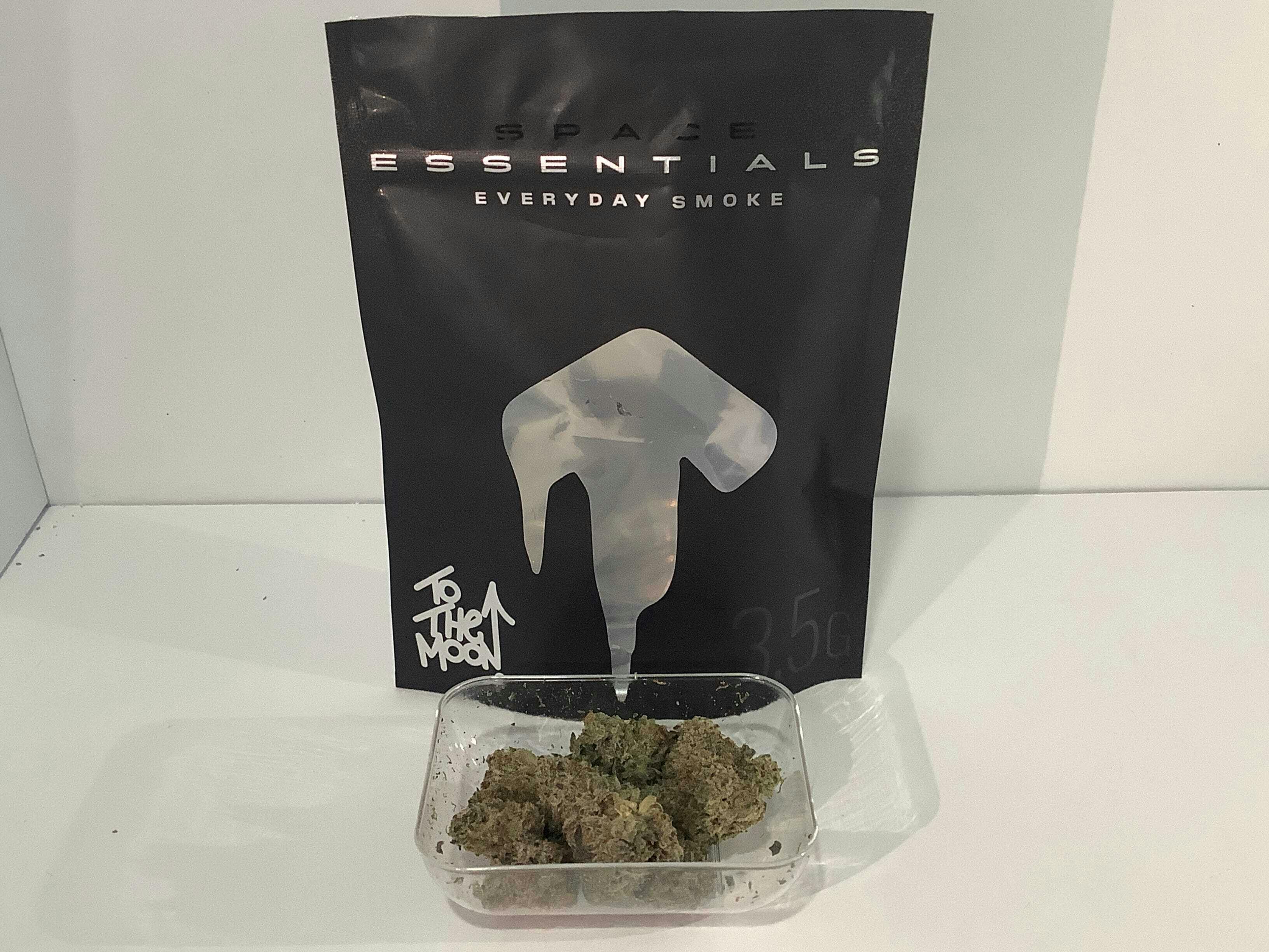 To The Moon - Flower 3.5g - Essentials - Cookies & Cream