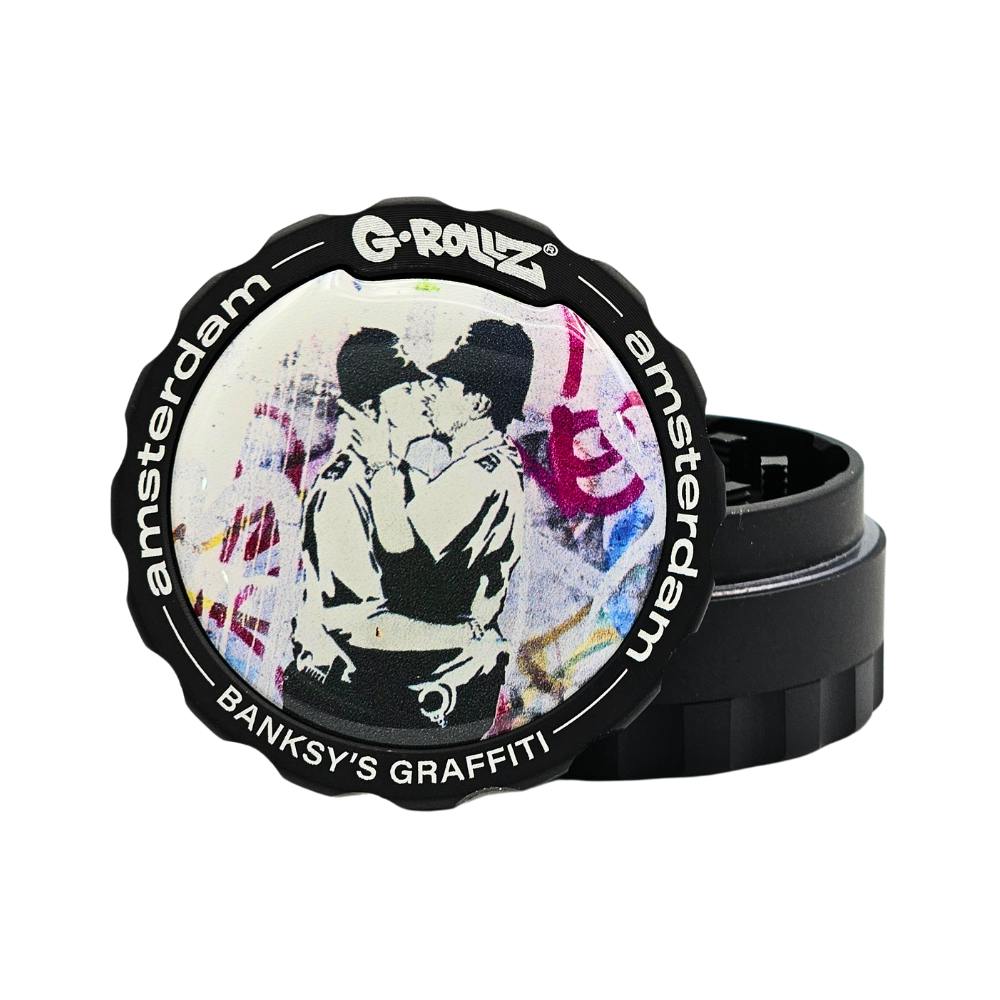 Metal Grinder - 53mm - 3pc - Banksy Graffiti 'Kissing Cops'